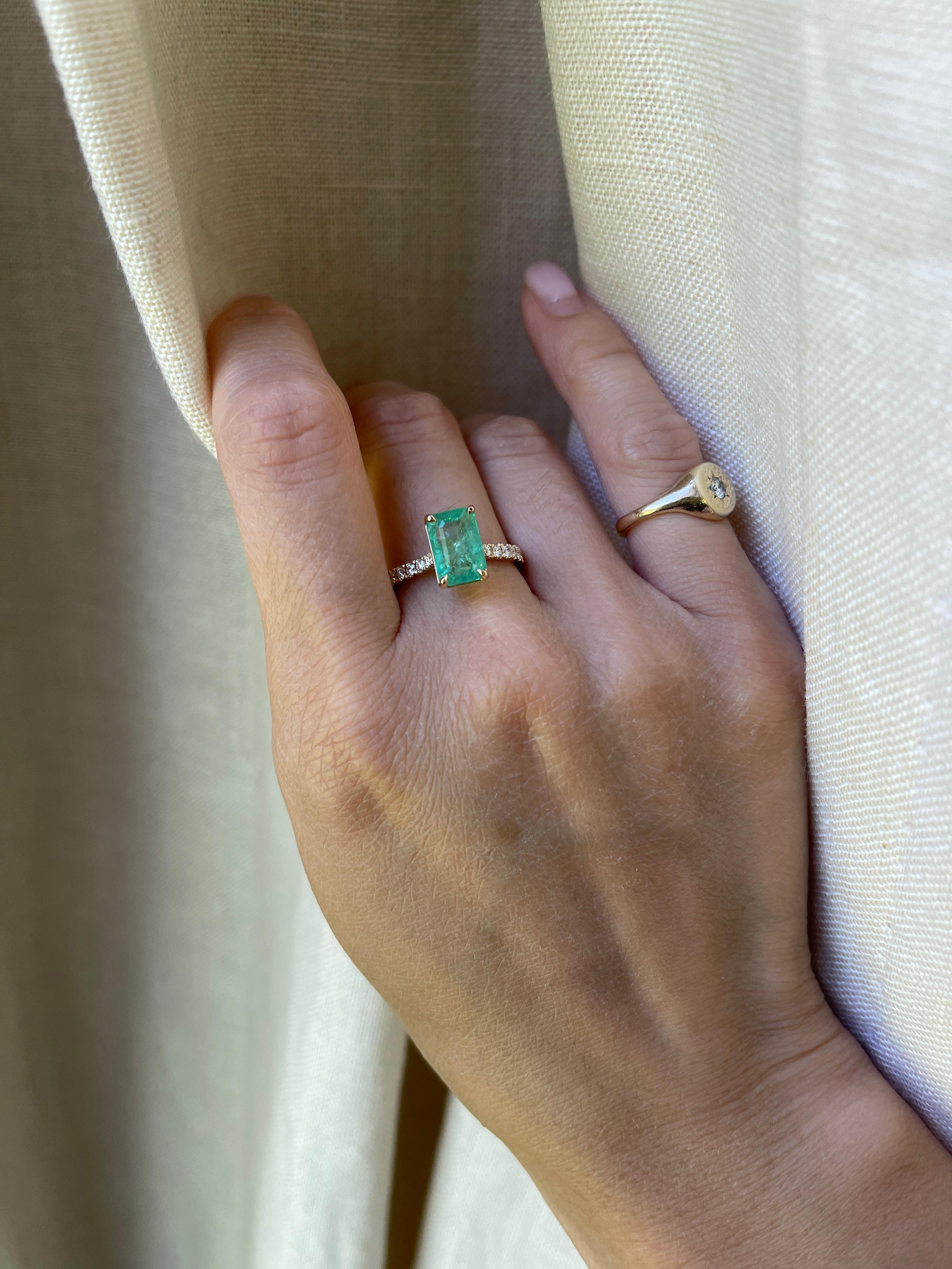 14k 2.54ct Emerald Diamond Ring, Emerald Engagement Ring For Sale 2