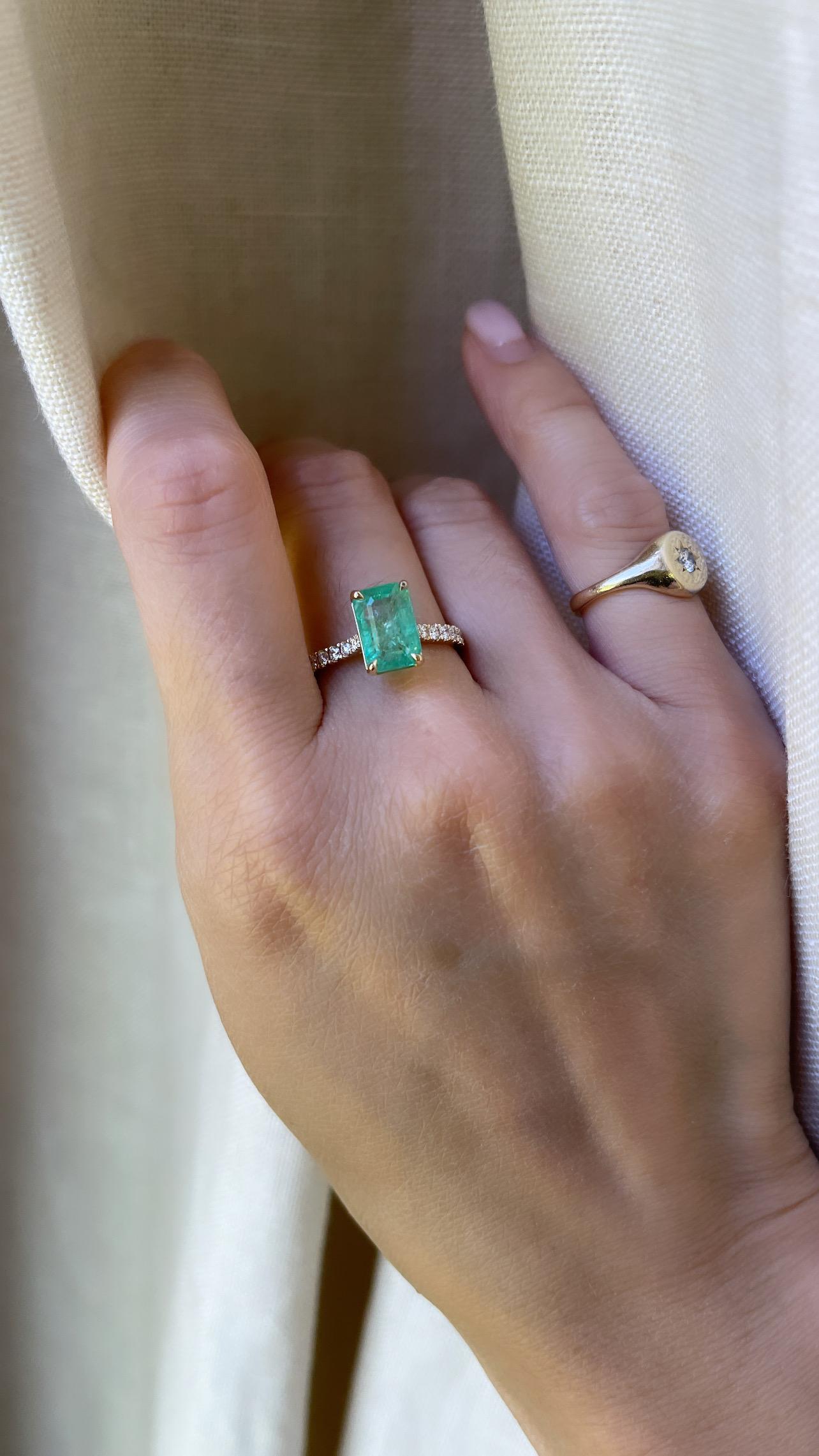 14k 2.54ct Emerald Diamond Ring, Emerald Engagement Ring In New Condition For Sale In Wallingford, CT