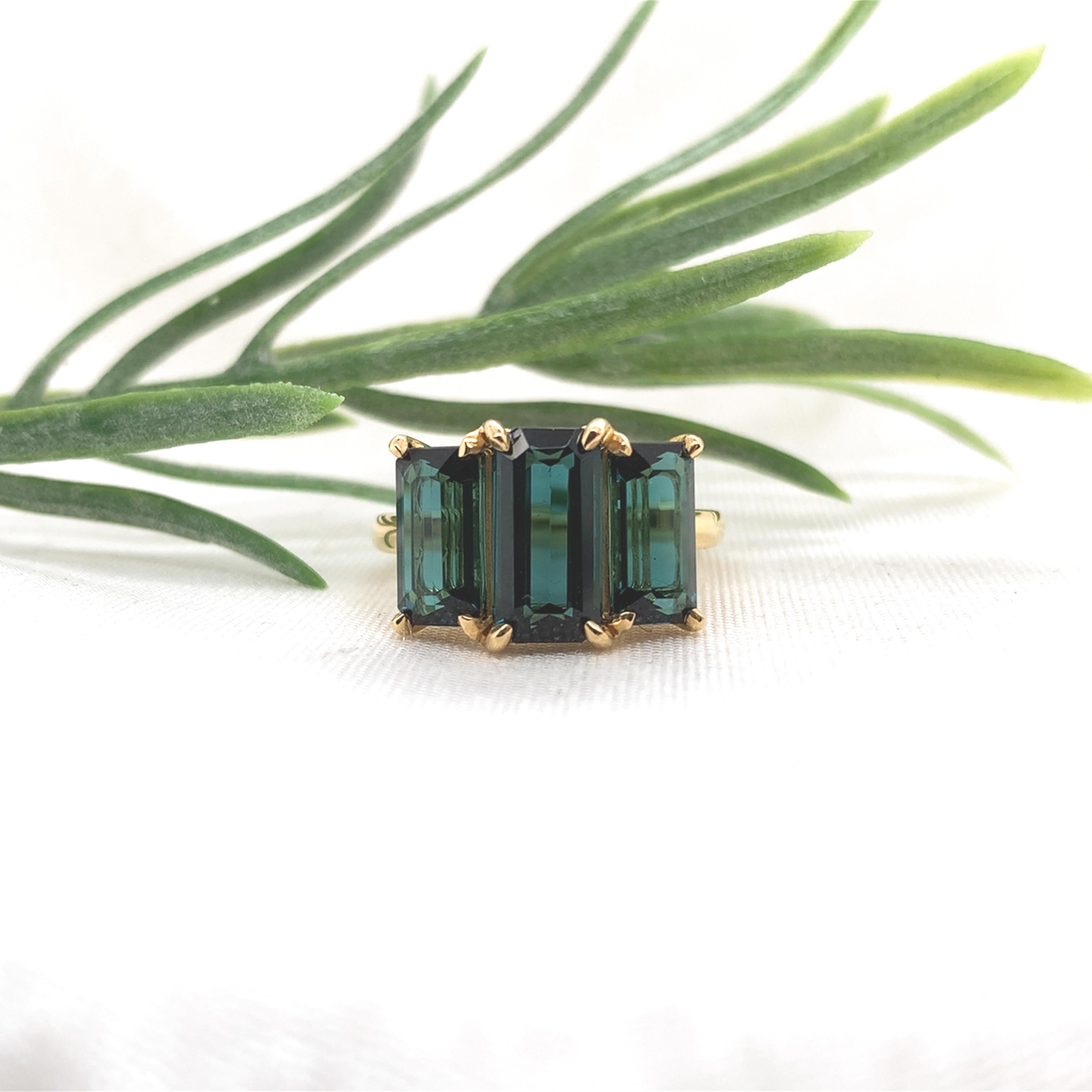 Bague 18K 3 pierres 4,5 carats tw tourmaline bleu indicolite sarcelle taille 6,5 en vente 1