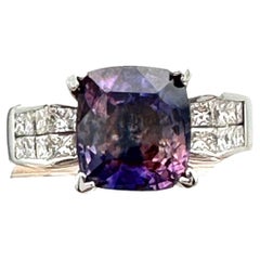 18K 3.95 CT. Bague en saphir violet du Sri Lanka et diamant invisible