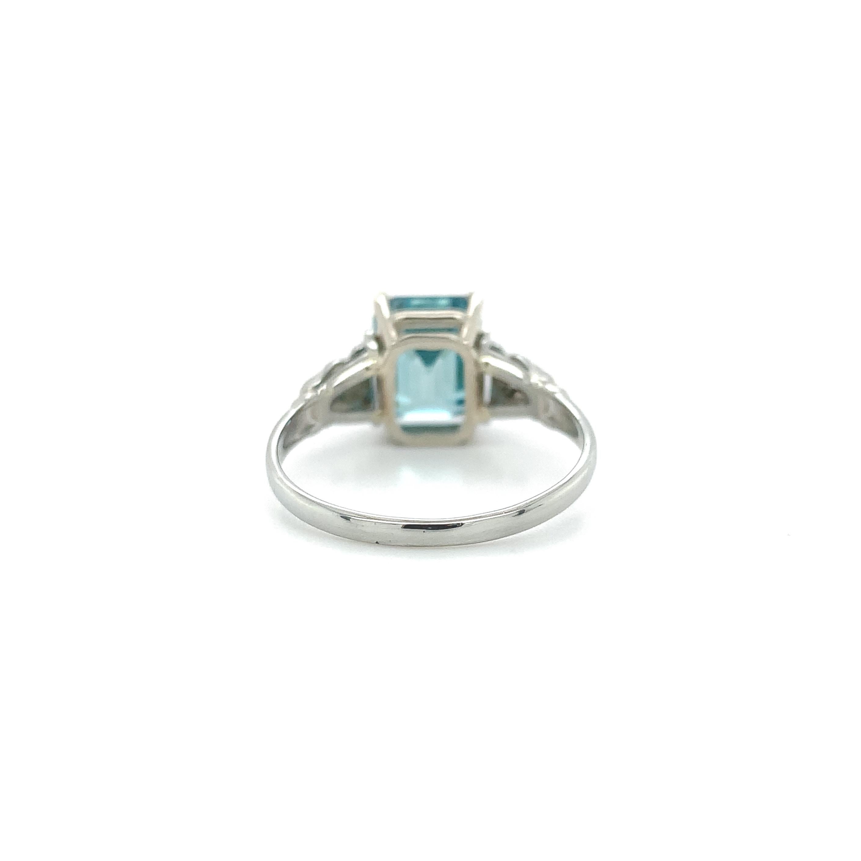 Women's 18K 3.99 carat Teal Blue Zircon & Diamond Ring size 6.5
