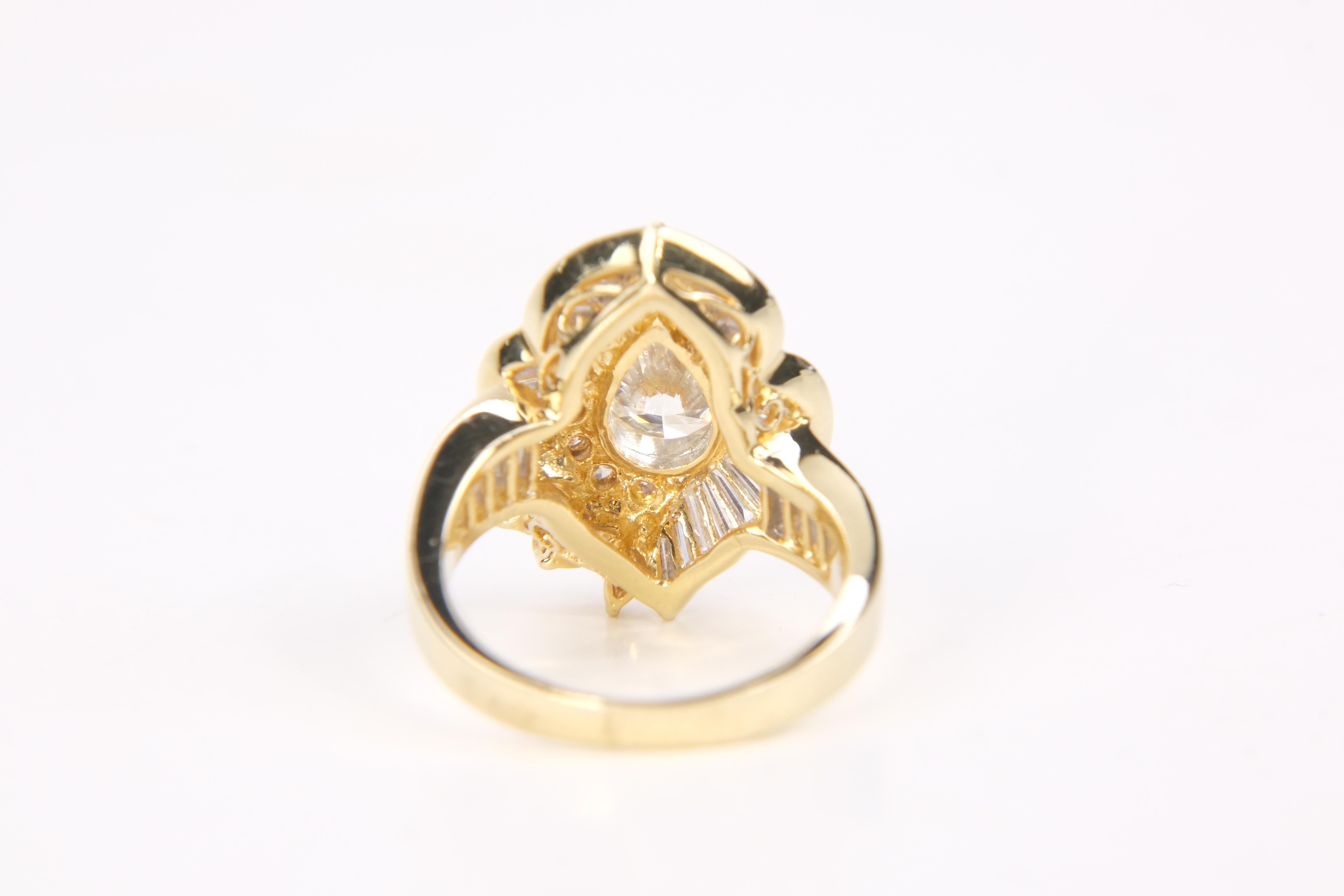 Women's 18 Karat 4.34 Carat 'Multi-layered' Diamond Ring For Sale