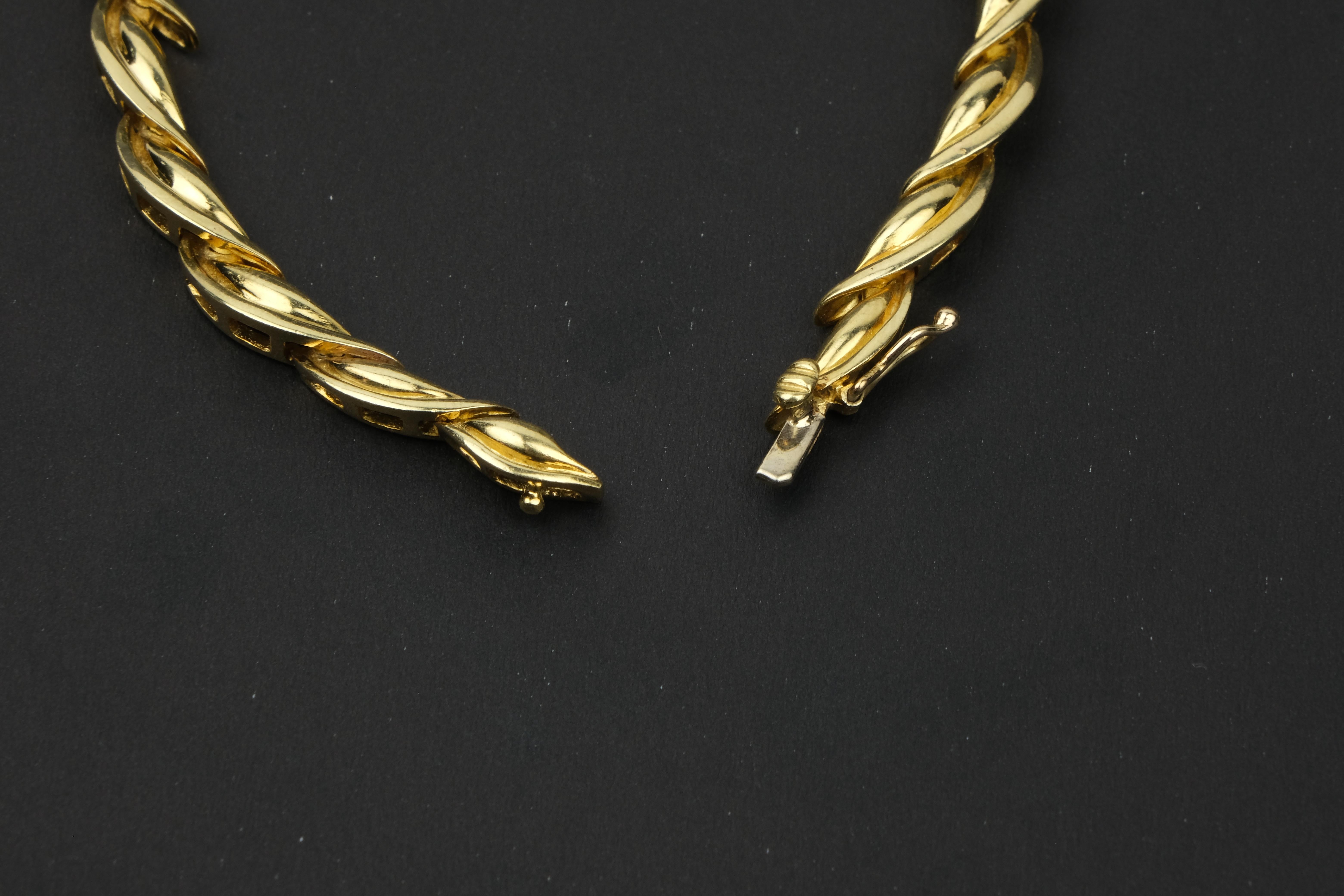 18 Karat 4.35 Carat Diamond Graduated Drape Necklace For Sale 3