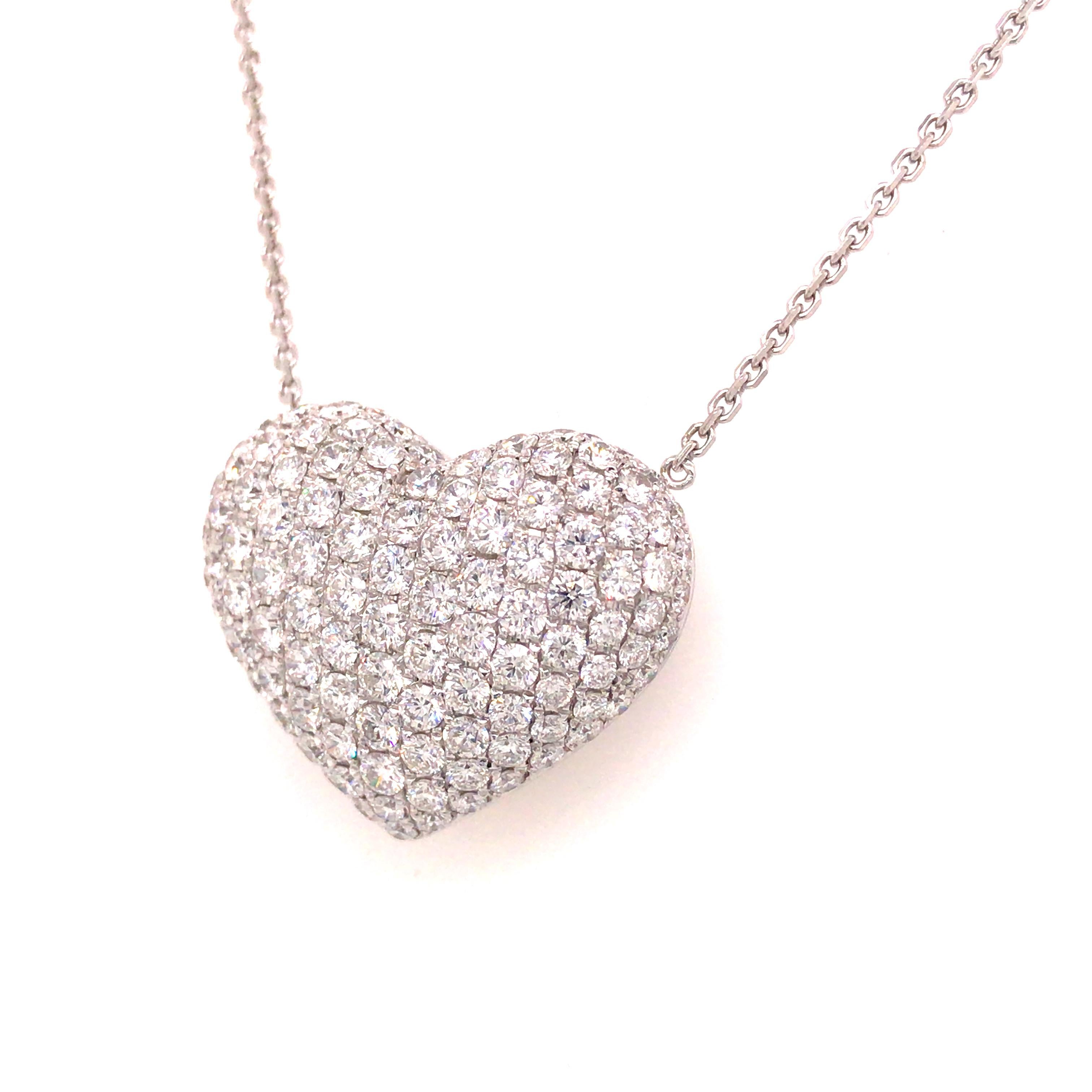 18 Karat 5 Karat Diamant Puff Herz Anhänger Halskette Weißgold (Rundschliff)