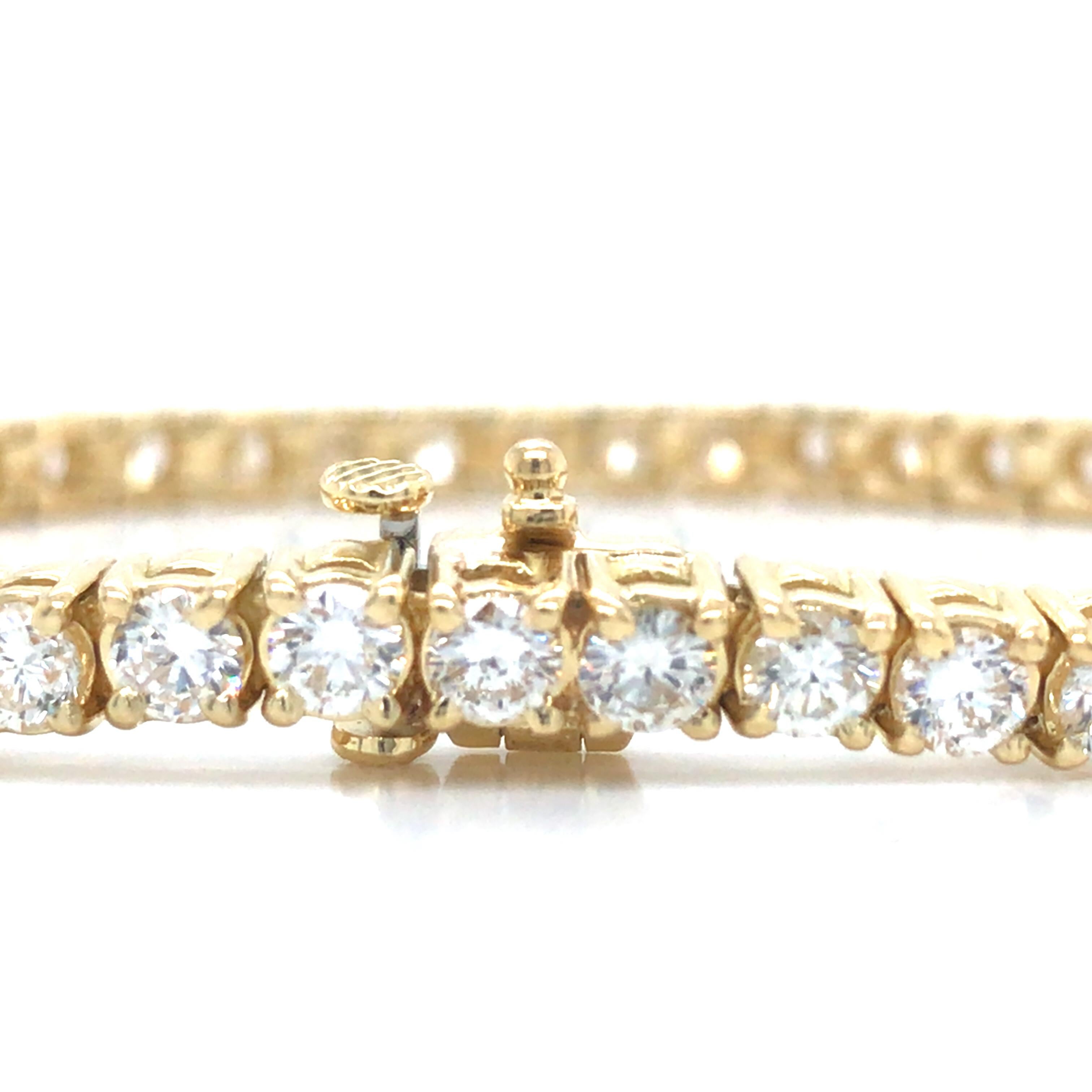 18K 6.18 Carat Diamond Tennis Bracelet Yellow Gold In Good Condition For Sale In Boca Raton, FL