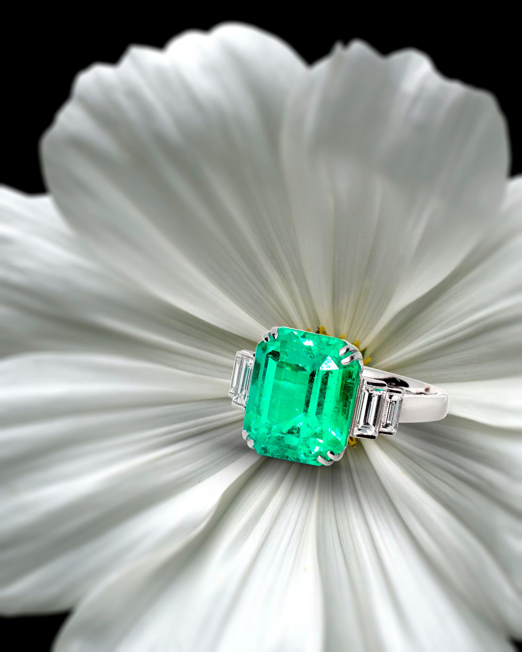 GRS 18K 7.34 Ct Colombia Emerald&Diamond Antique Art Deco Engagement Ring In New Condition For Sale In Kaohsiung City, TW