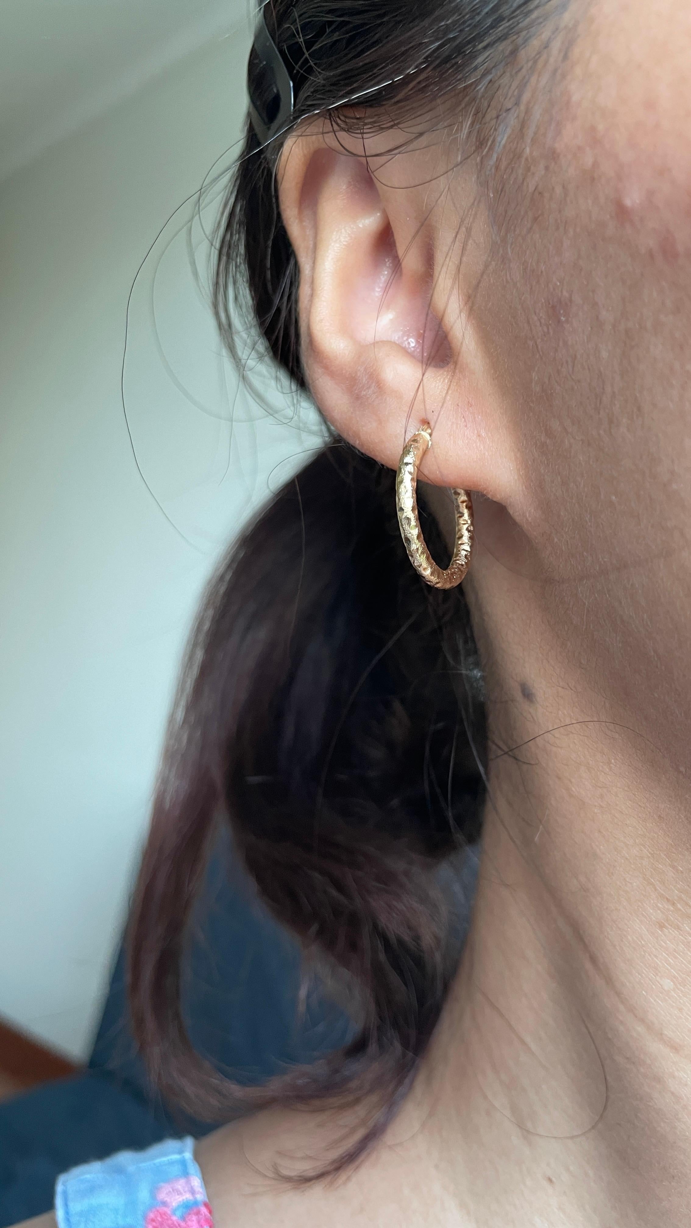 Cerchio medio in oro 18k 750 (misura 20mm/2cm)-1,65g in vendita 1