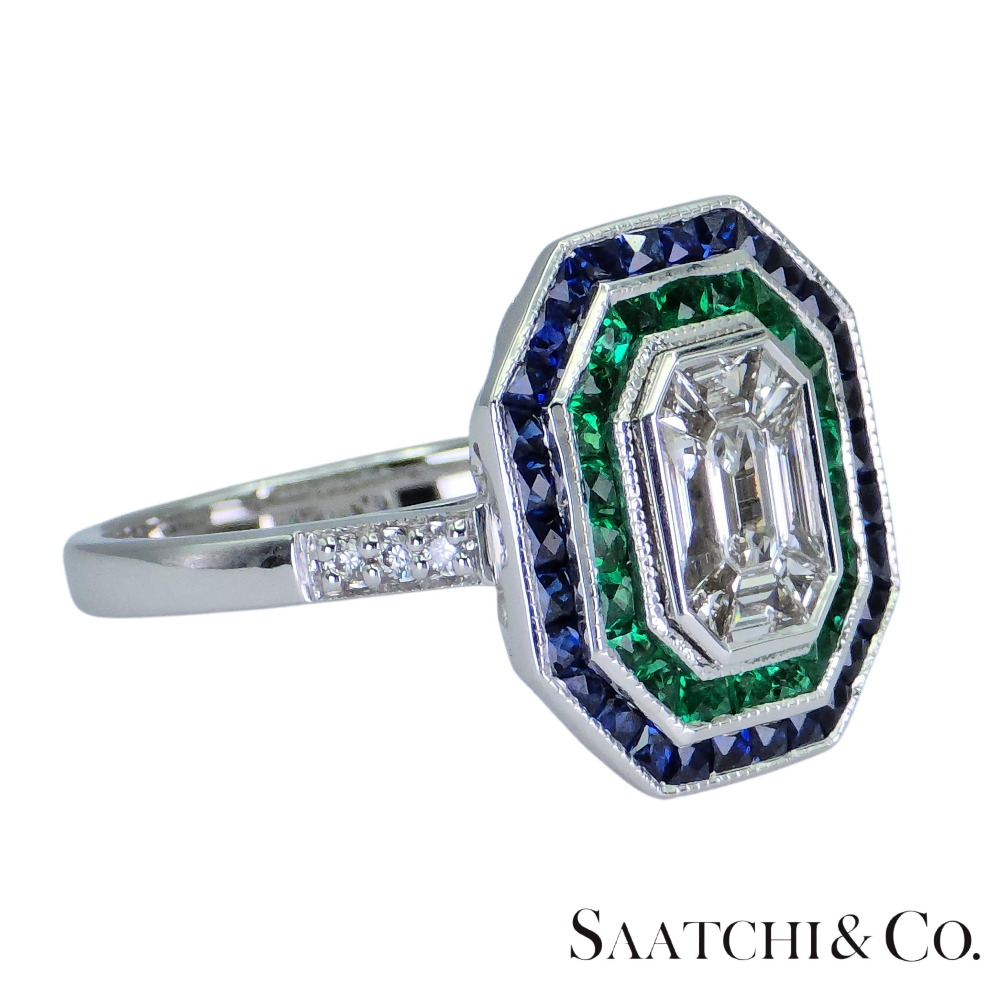 Art Déco Anello 18K 750 Illusione a forma di smeraldo Nature Round VVS Diamond Sapphire Emerald Ring in vendita