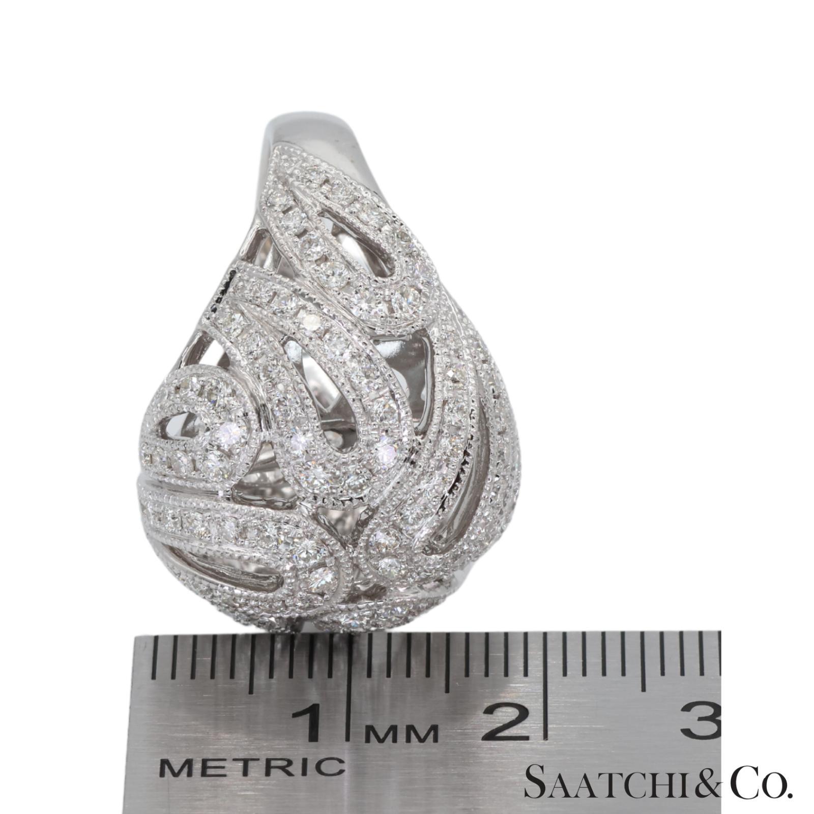 Anillo de Cóctel de Diamantes Naturales 18k 750 en venta 4