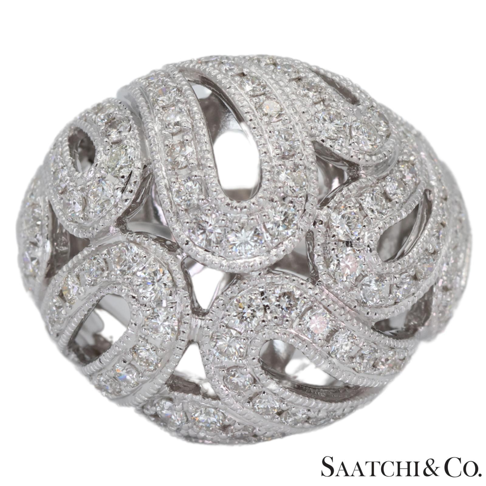 Anillo de cóctel de diamantes naturales

Tipo de metal Oro Blanco 18k 750
Peso total del artículo: 13,85 gramos
Tamaño del anillo: 6,5 (Redimensionable)
Dimensiones: Anchura 20mm X Longitud 23mm X Profundidad 10mm
1:
Peso del diamante natural: 2,50