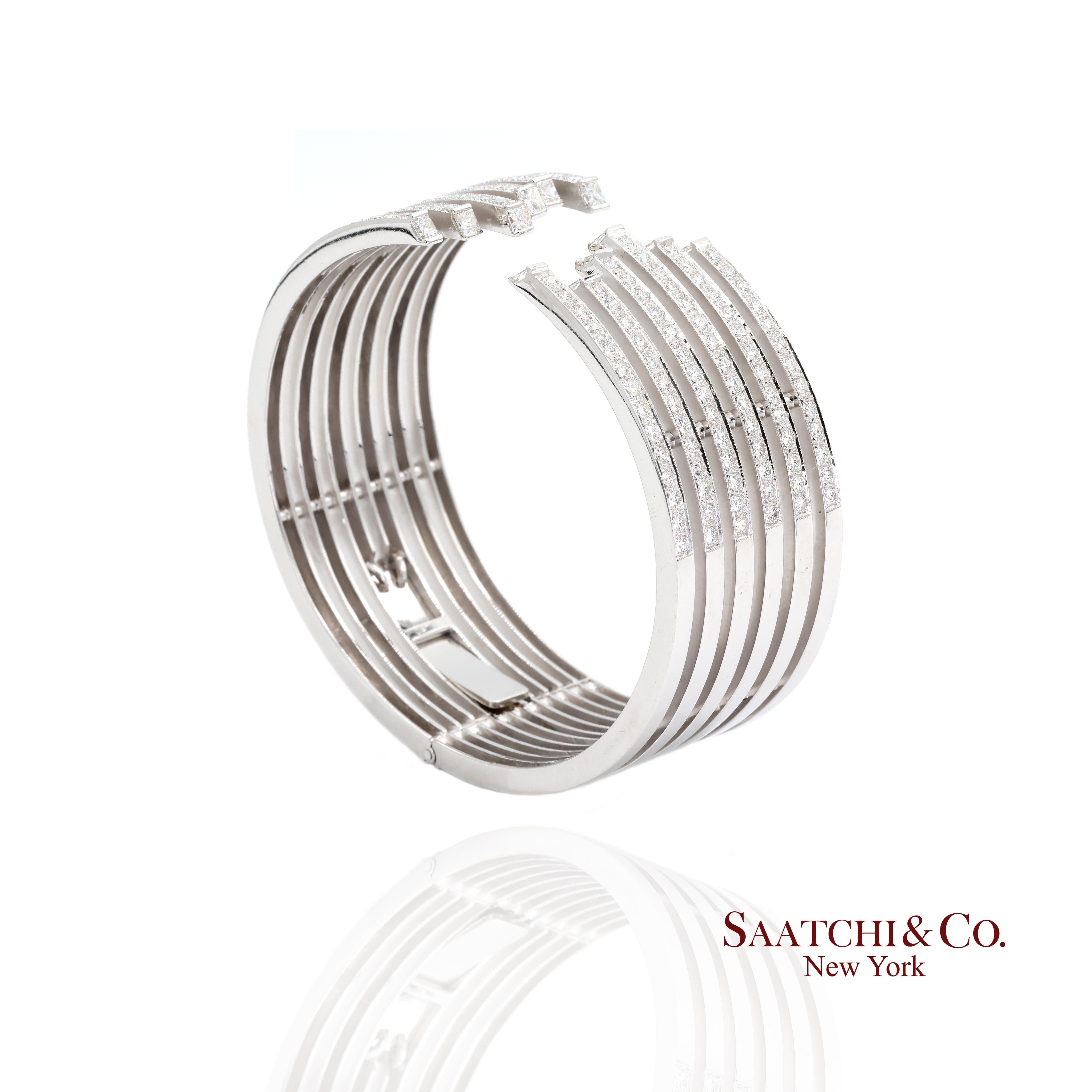 Pulseras brazalete de diamantes de oro natural 18K 750 Corte redondo en venta