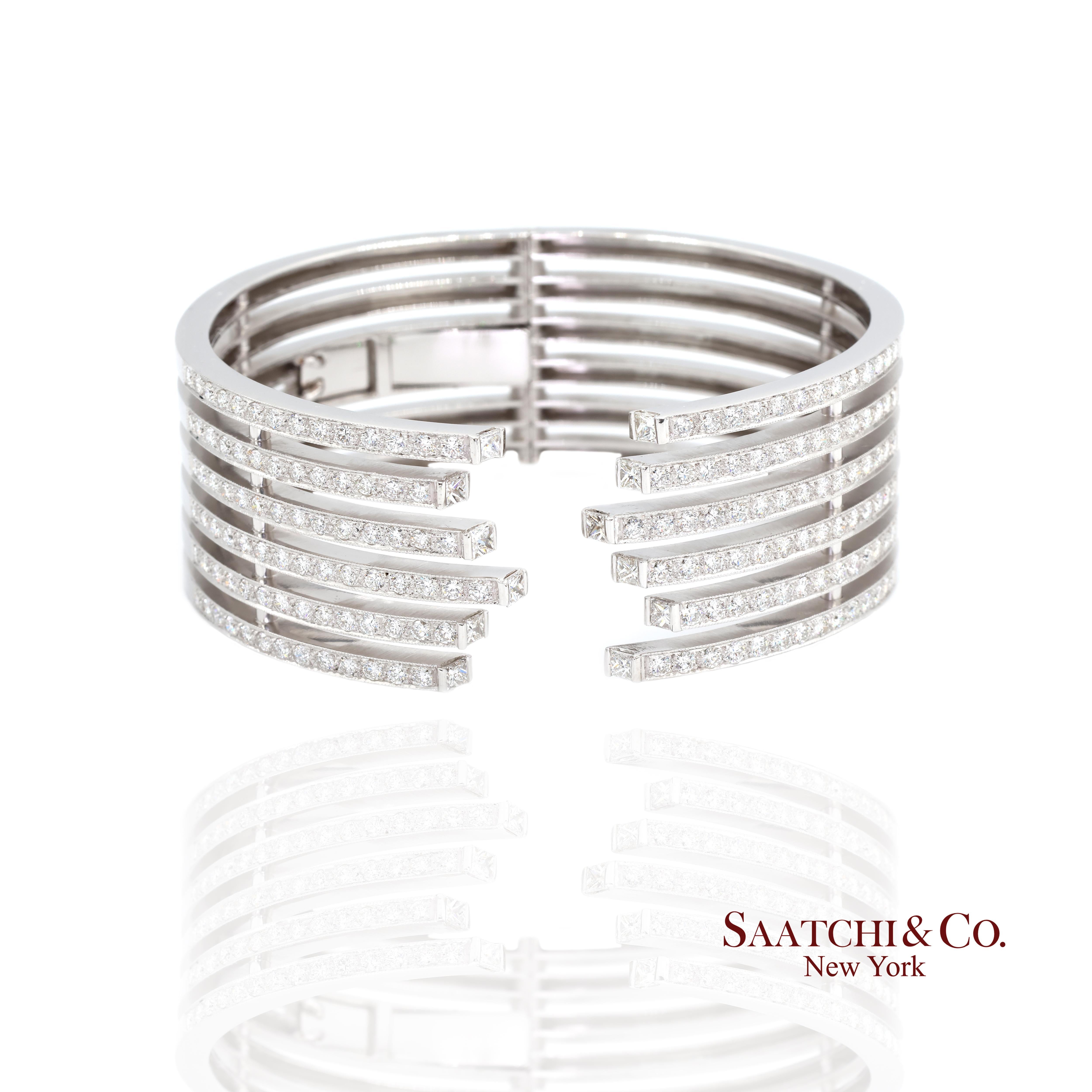 Pulseras brazalete de diamantes de oro natural 18K 750 en venta 3