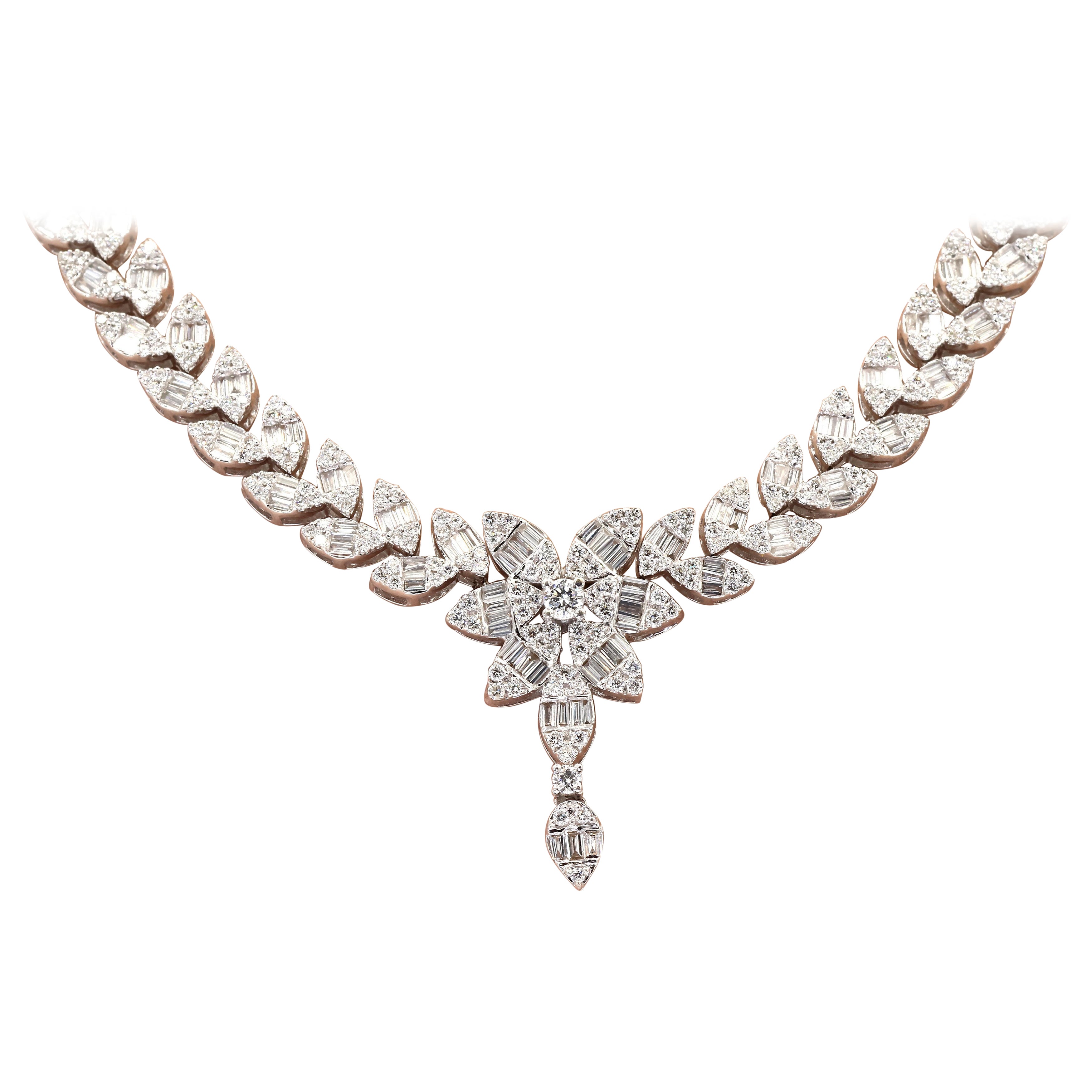 Collar de Diamantes Blancos Naturales 18K 750 en venta