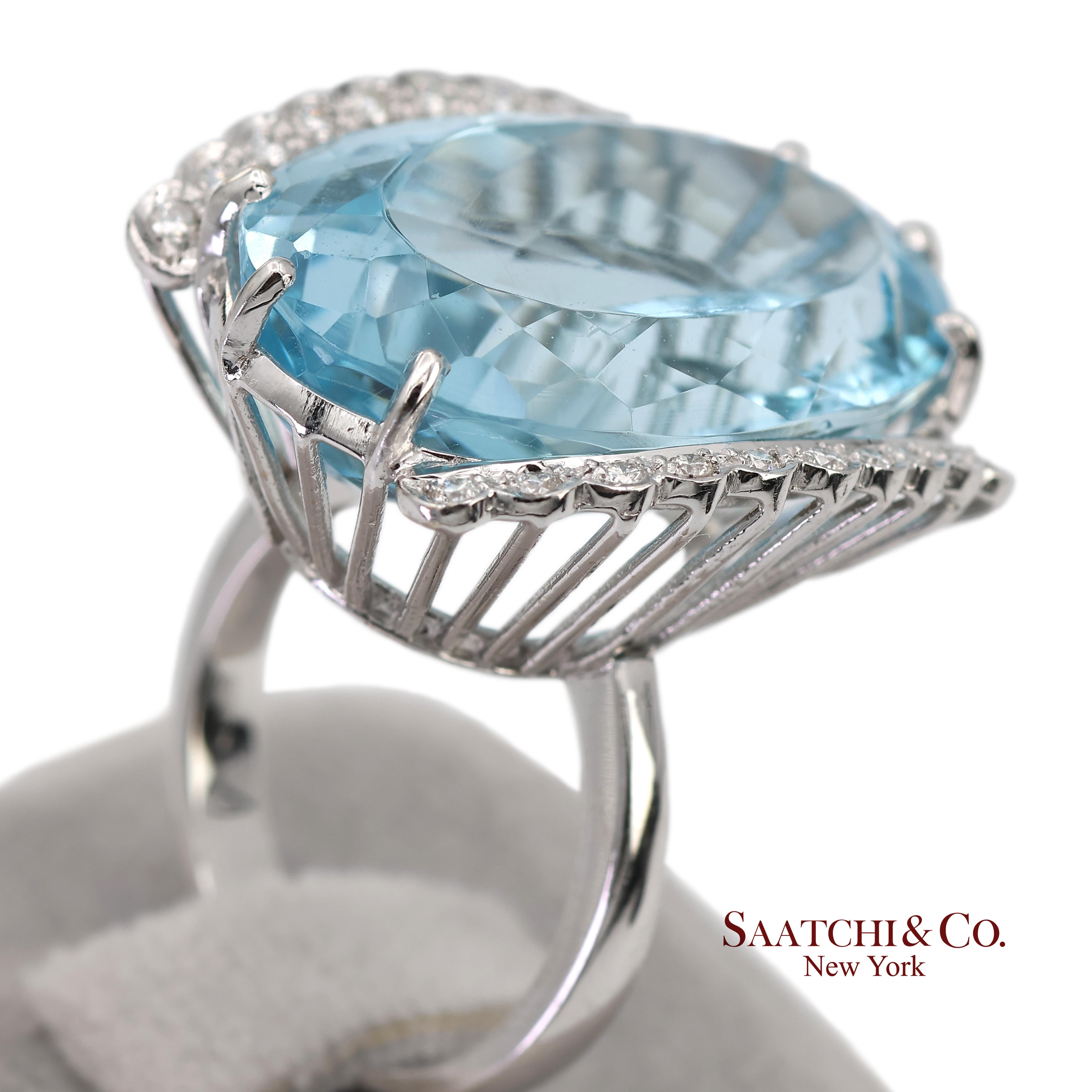 18K 750 Massiv Vintage Weißgold Natürlicher Diamant und Blauer Topas Ring im Angebot 1