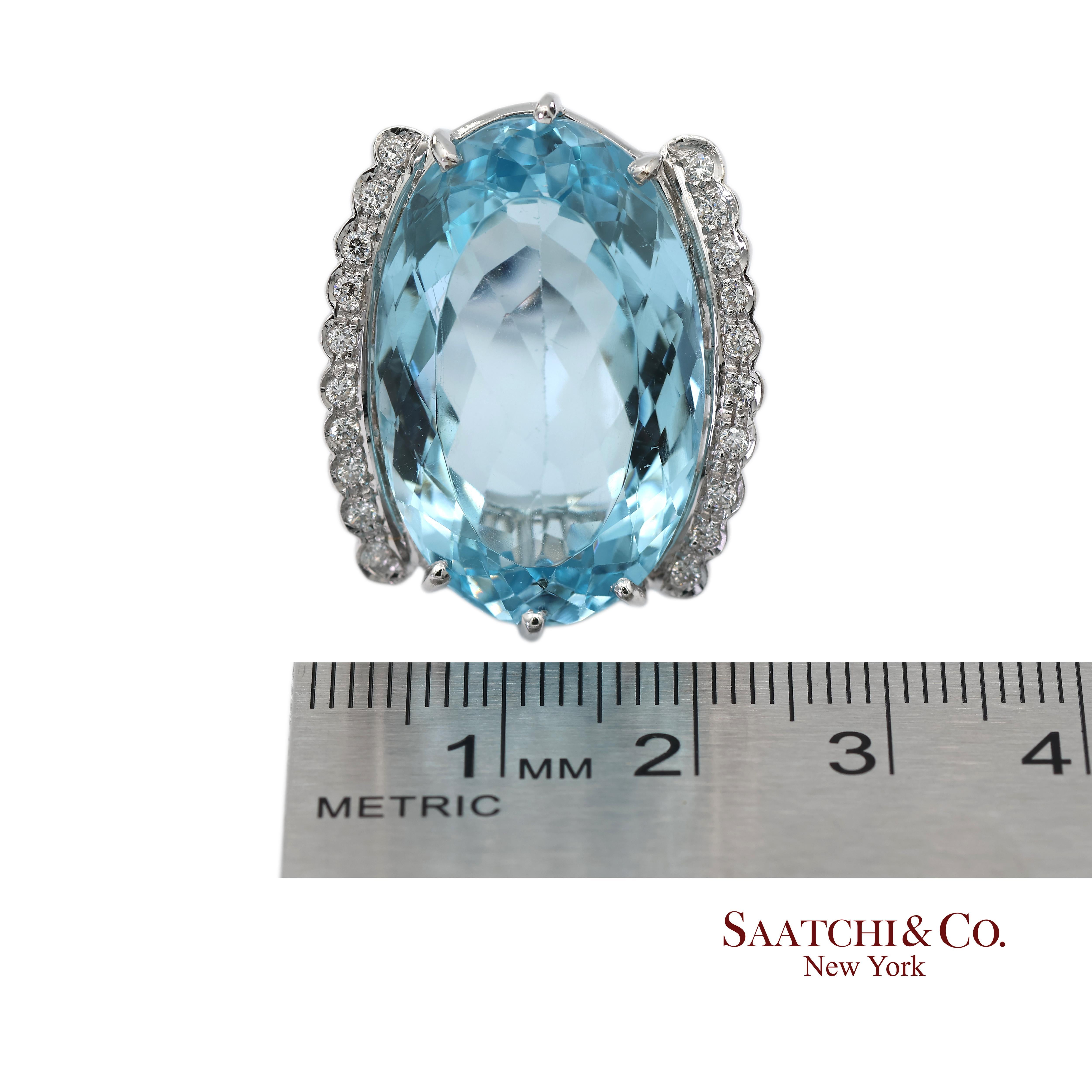 18K 750 Massiv Vintage Weißgold Natürlicher Diamant und Blauer Topas Ring im Angebot 3