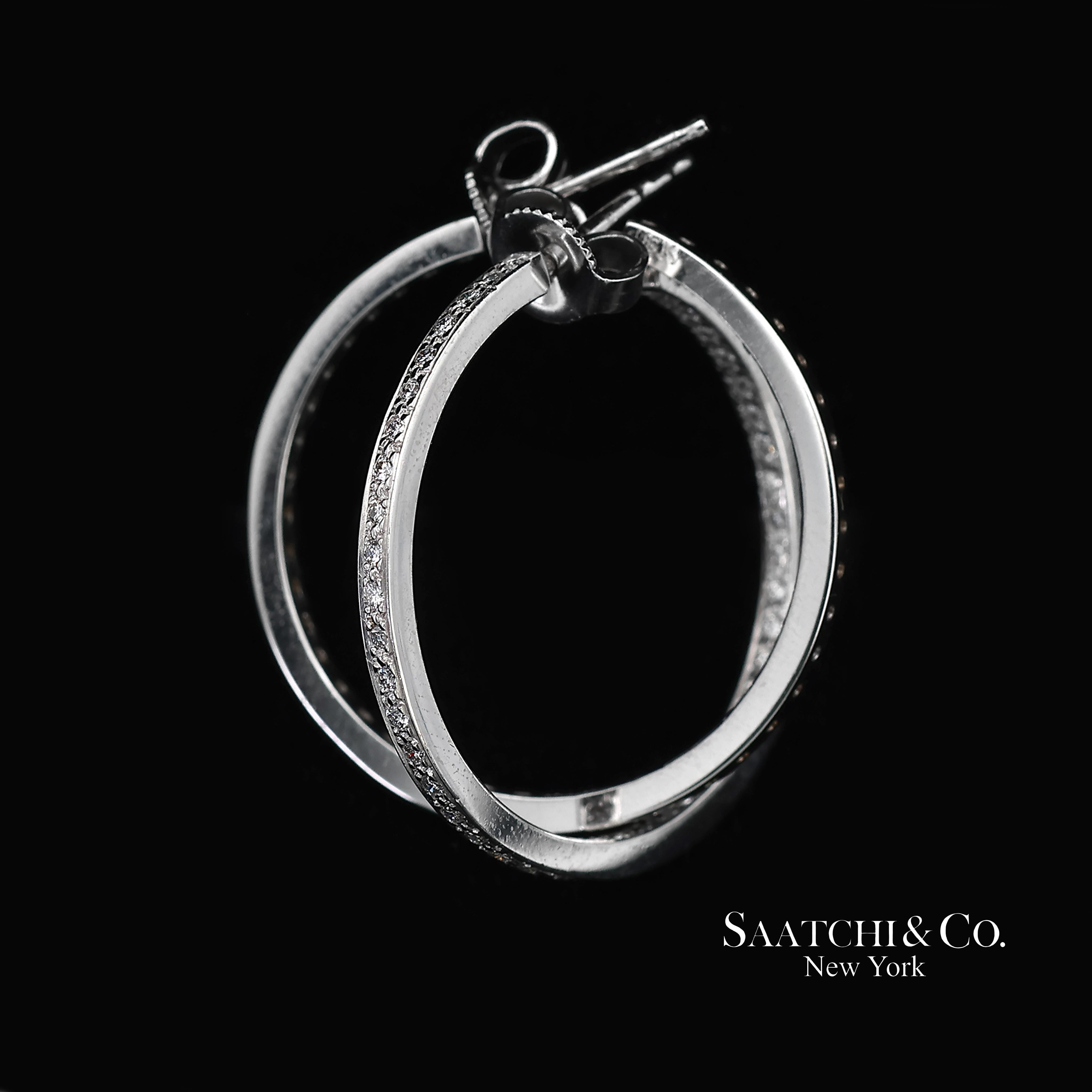 18K 750 Massiv Weißgold In und Out Natürliche Diamant-Reifenohrringe im Angebot 7