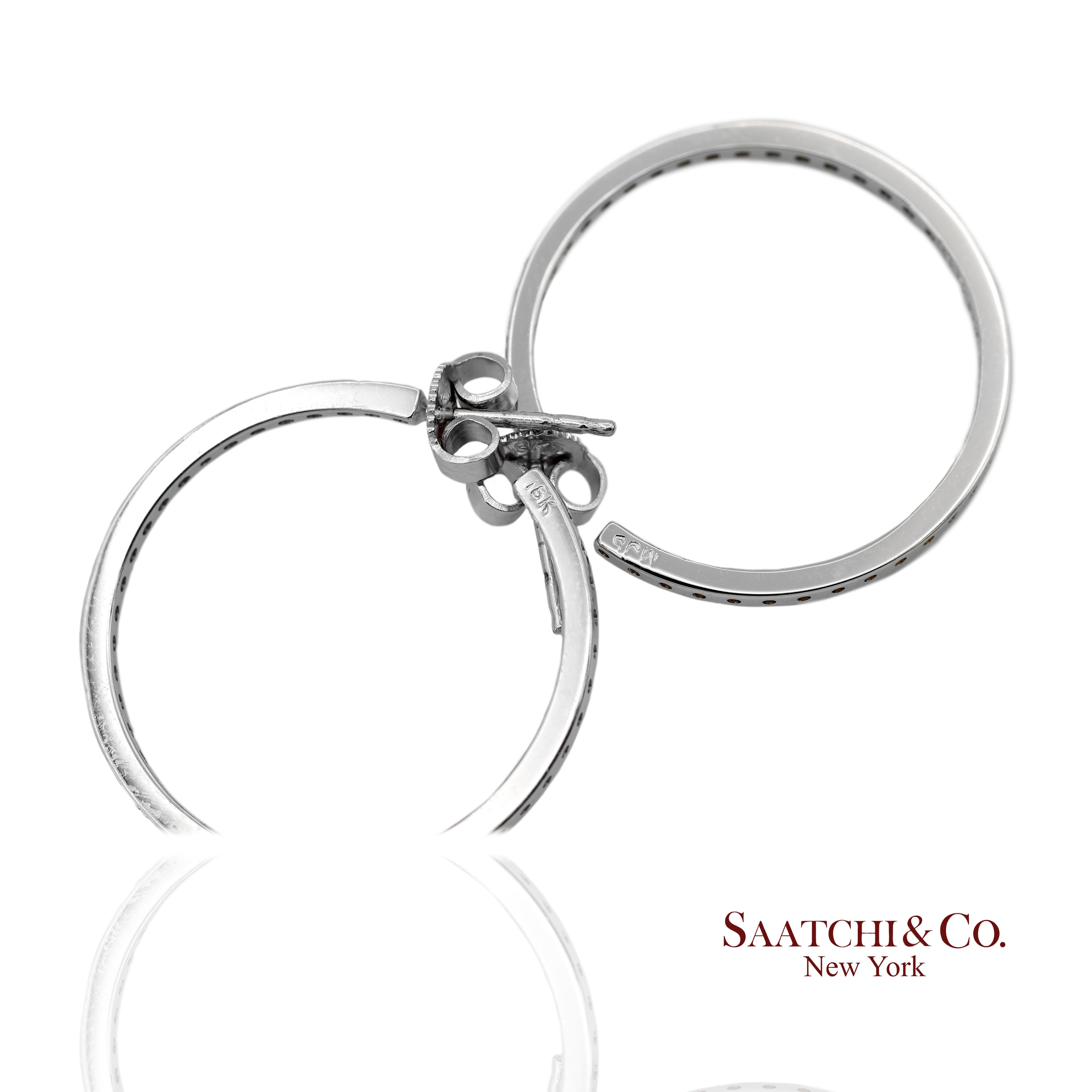 18K 750 Massiv Weißgold In und Out Natürliche Diamant-Reifenohrringe Damen im Angebot