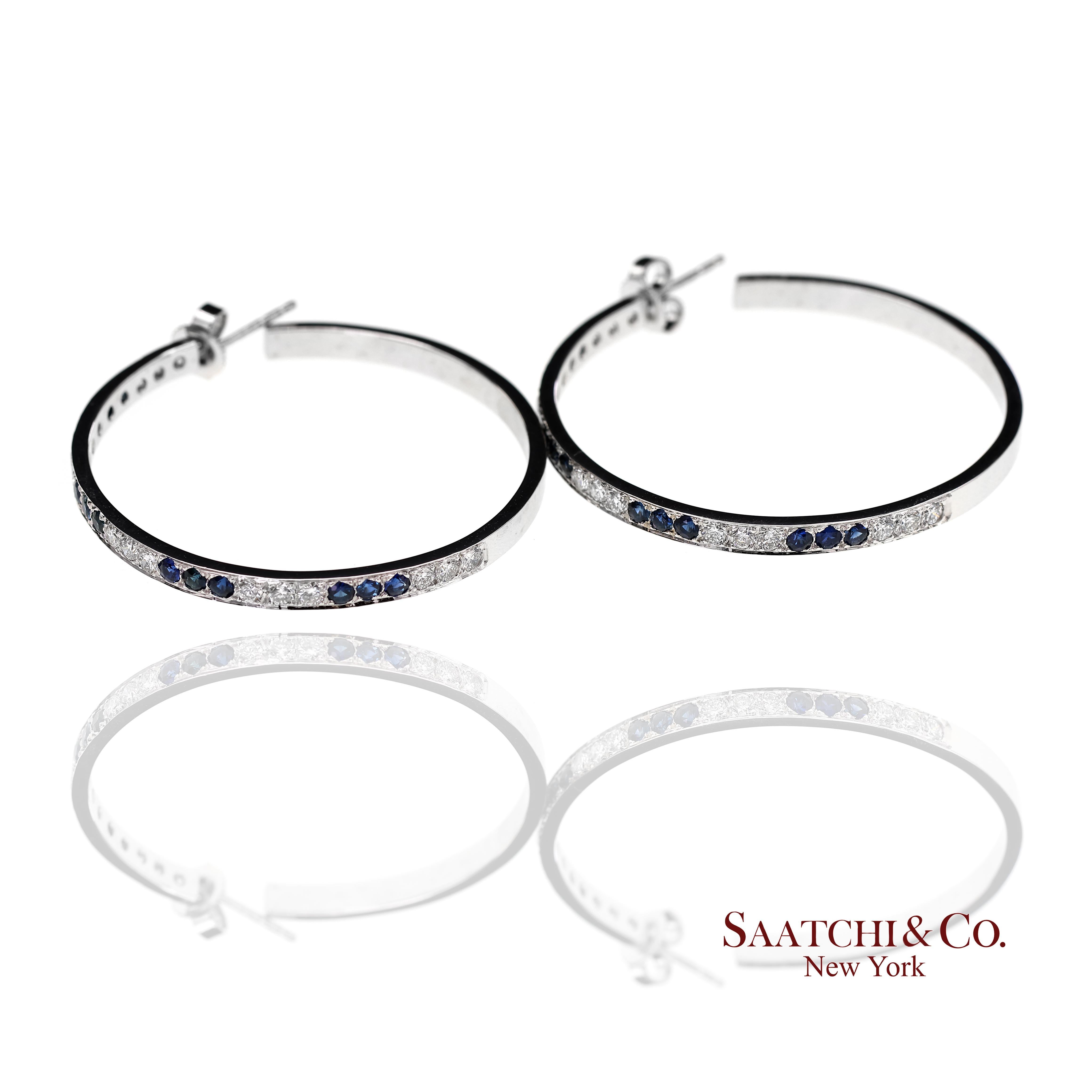 Donna Orecchini a cerchio con diamanti naturali e zaffiri in oro bianco massiccio 18K 750 in vendita