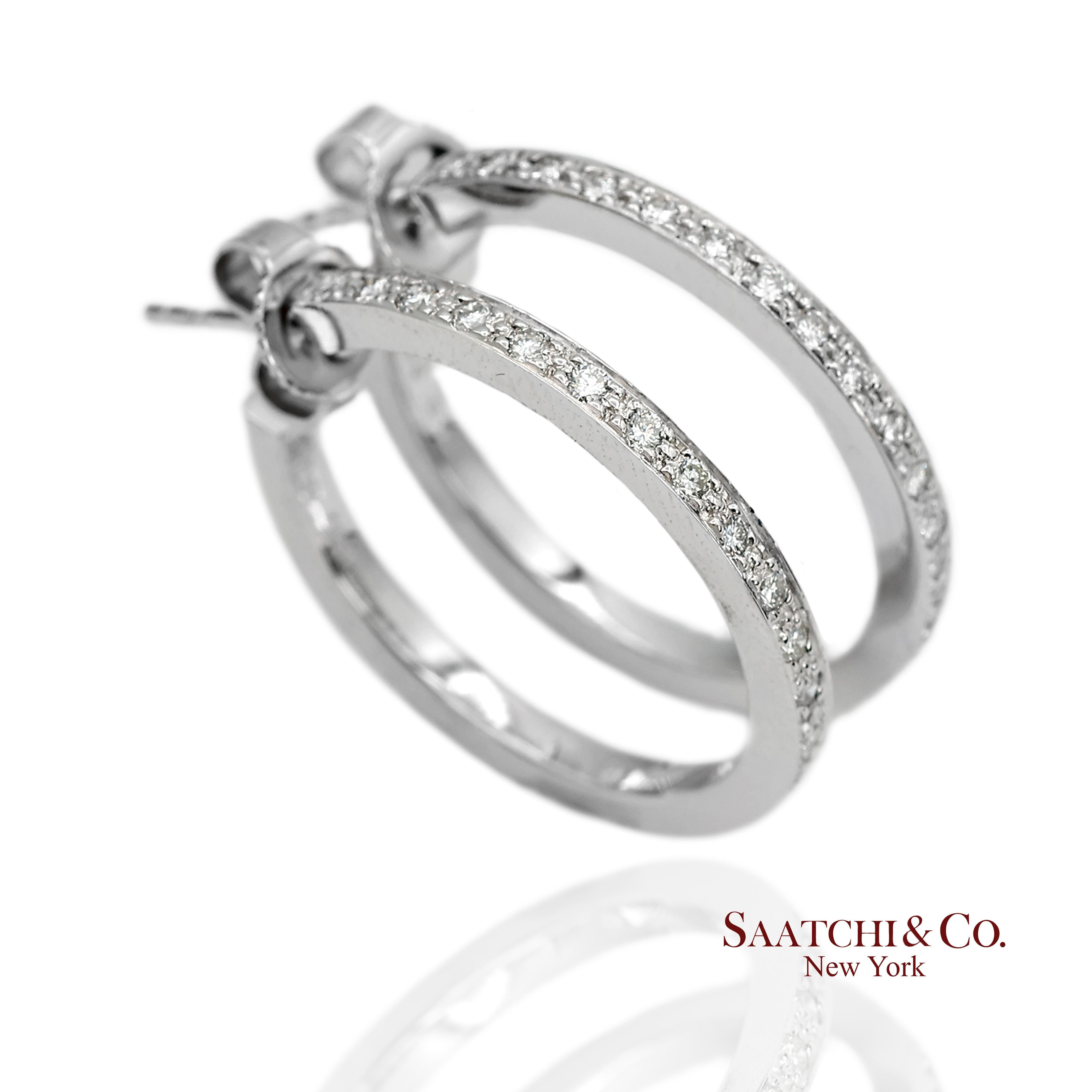 Natürliche Diamant-Ohrringe

Metall Typ: 18K Massiv Weißgold
Gesamtgewicht des Artikels: 6,5 Gramm
Abmessungen: Länge: 22,0 mm X Breite: 2,0 mm X Höhe: 2,2 mm
1:
Primärer Stein: Natürlicher Diamant
Karatgewicht des Diamanten: 0,32 Karat (32