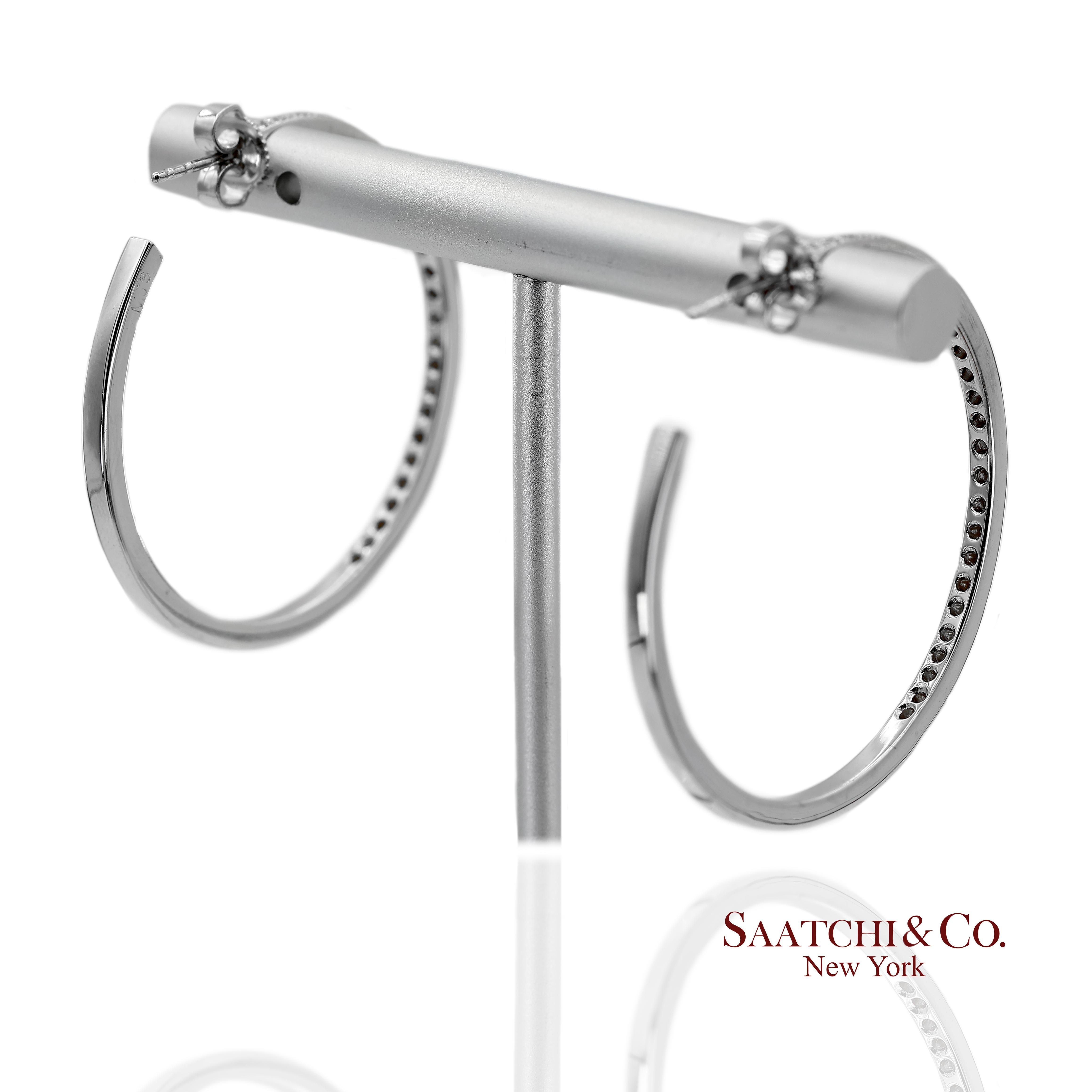 Contemporain Boucles d'oreilles en or blanc massif 18K 750 diamants naturels en vente