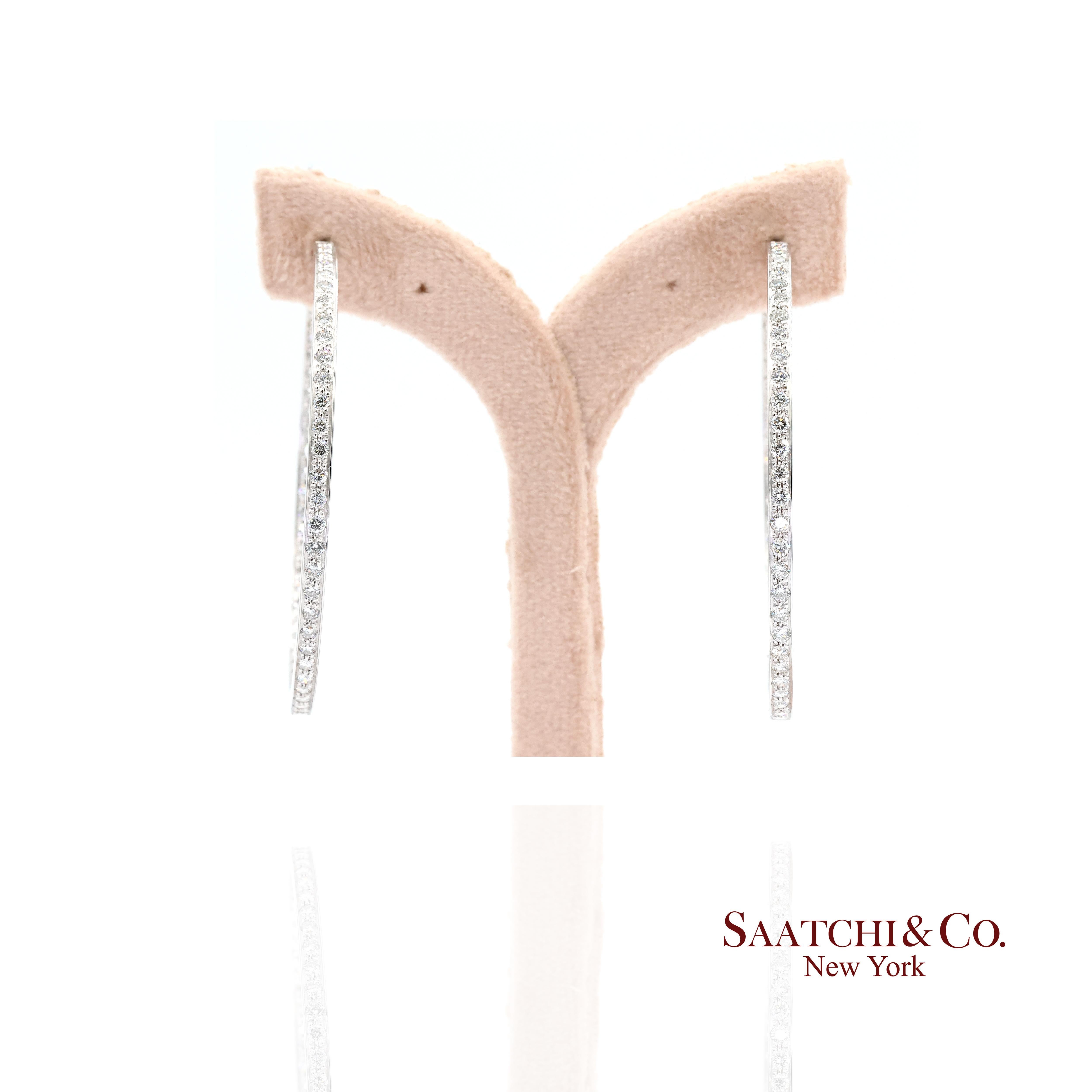 Boucles d'oreilles en or blanc massif 18K 750 diamants naturels en vente 1