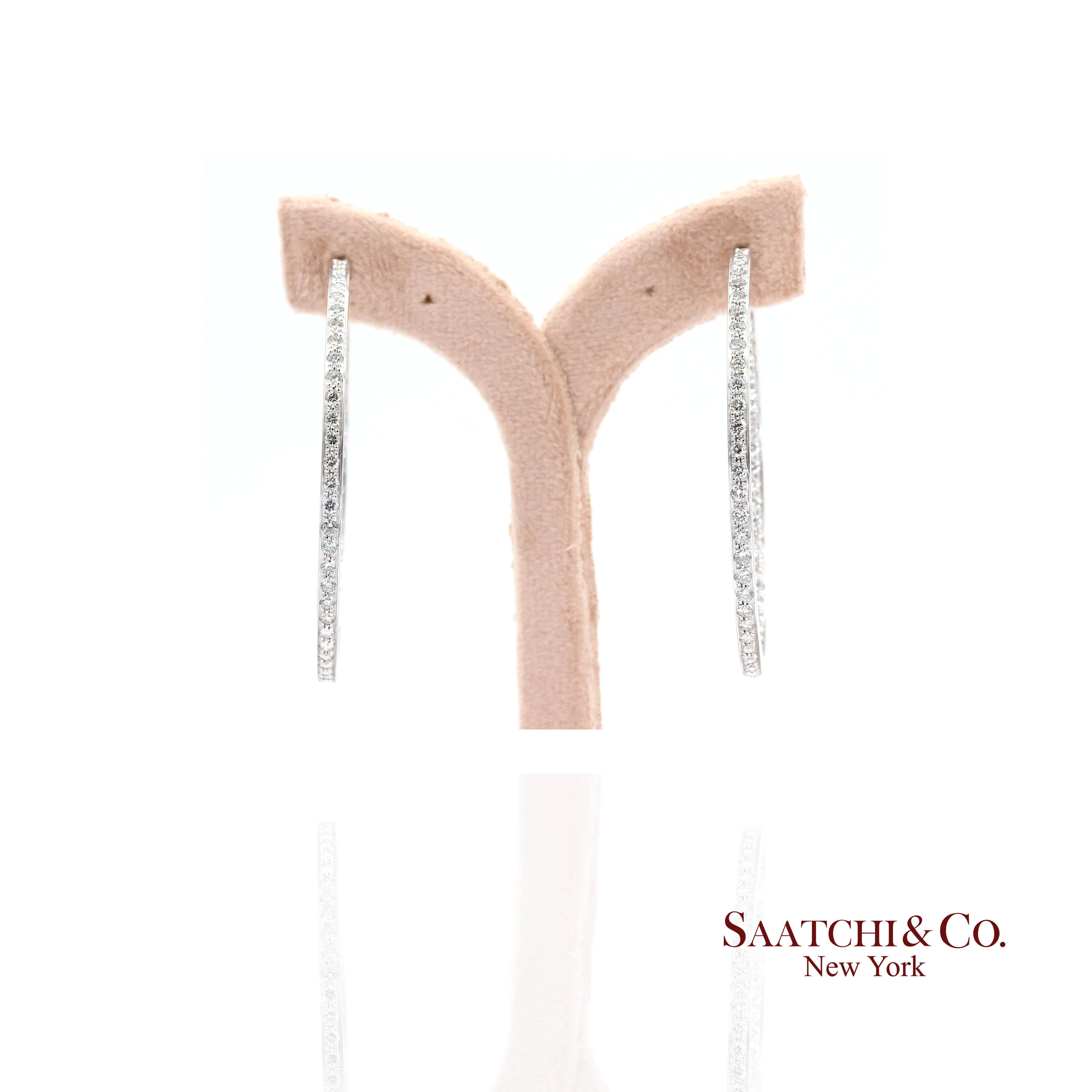 Boucles d'oreilles en or blanc massif 18K 750 diamants naturels en vente 2