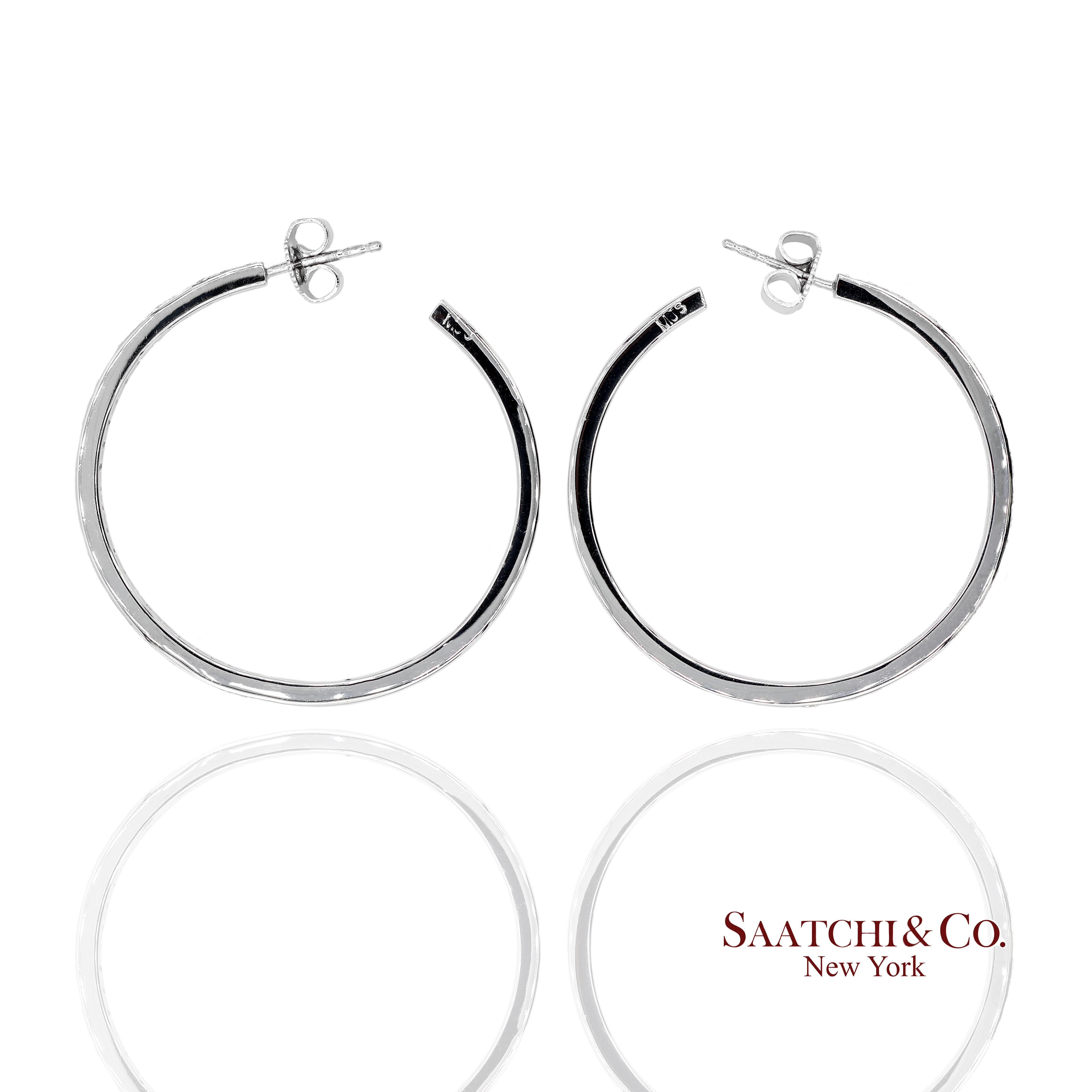 Boucles d'oreilles en or blanc massif 18K 750 diamants naturels en vente 3