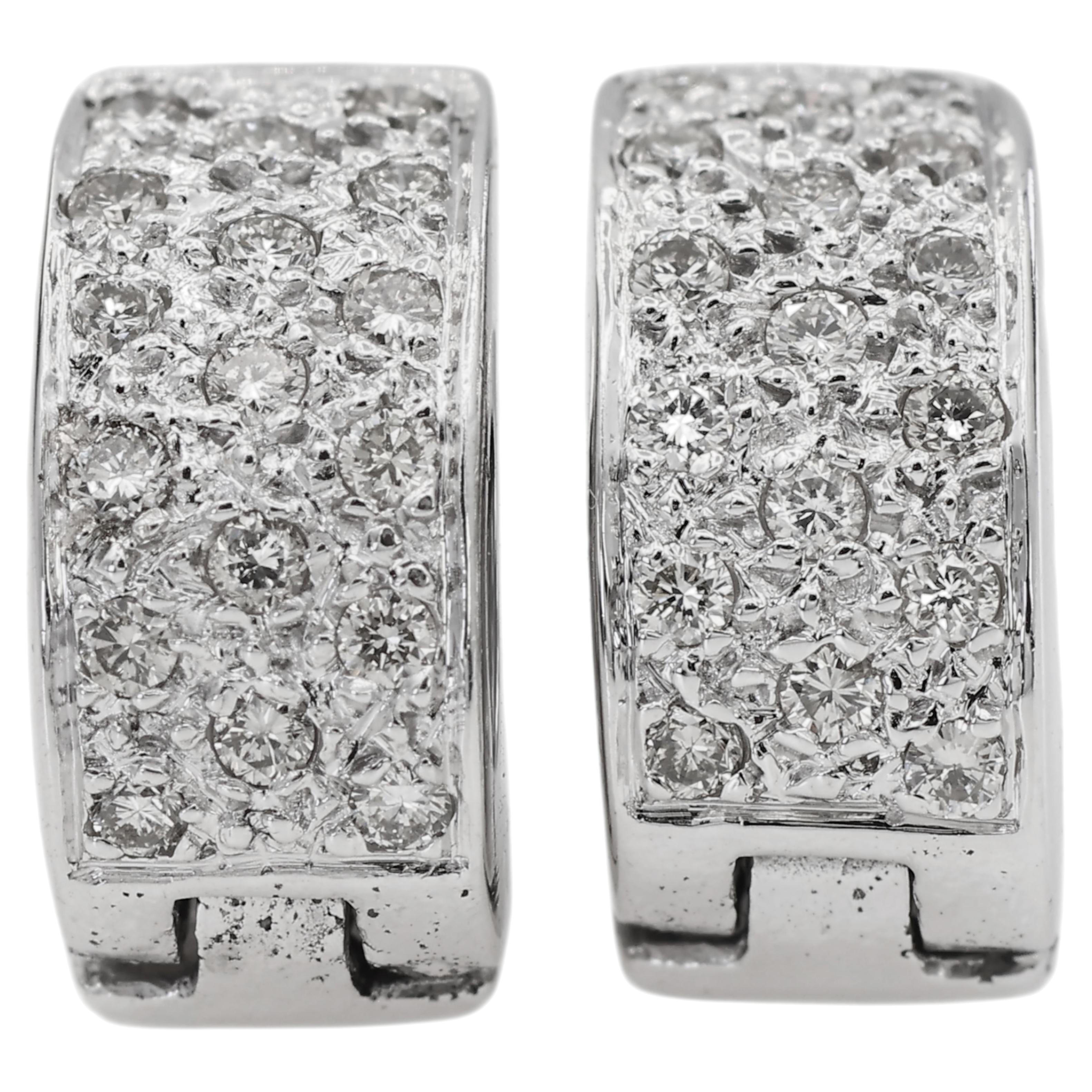 Pendientes de aro tipo «huggie» de oro blanco macizo de 18 quilates (750) con diamantes naturales