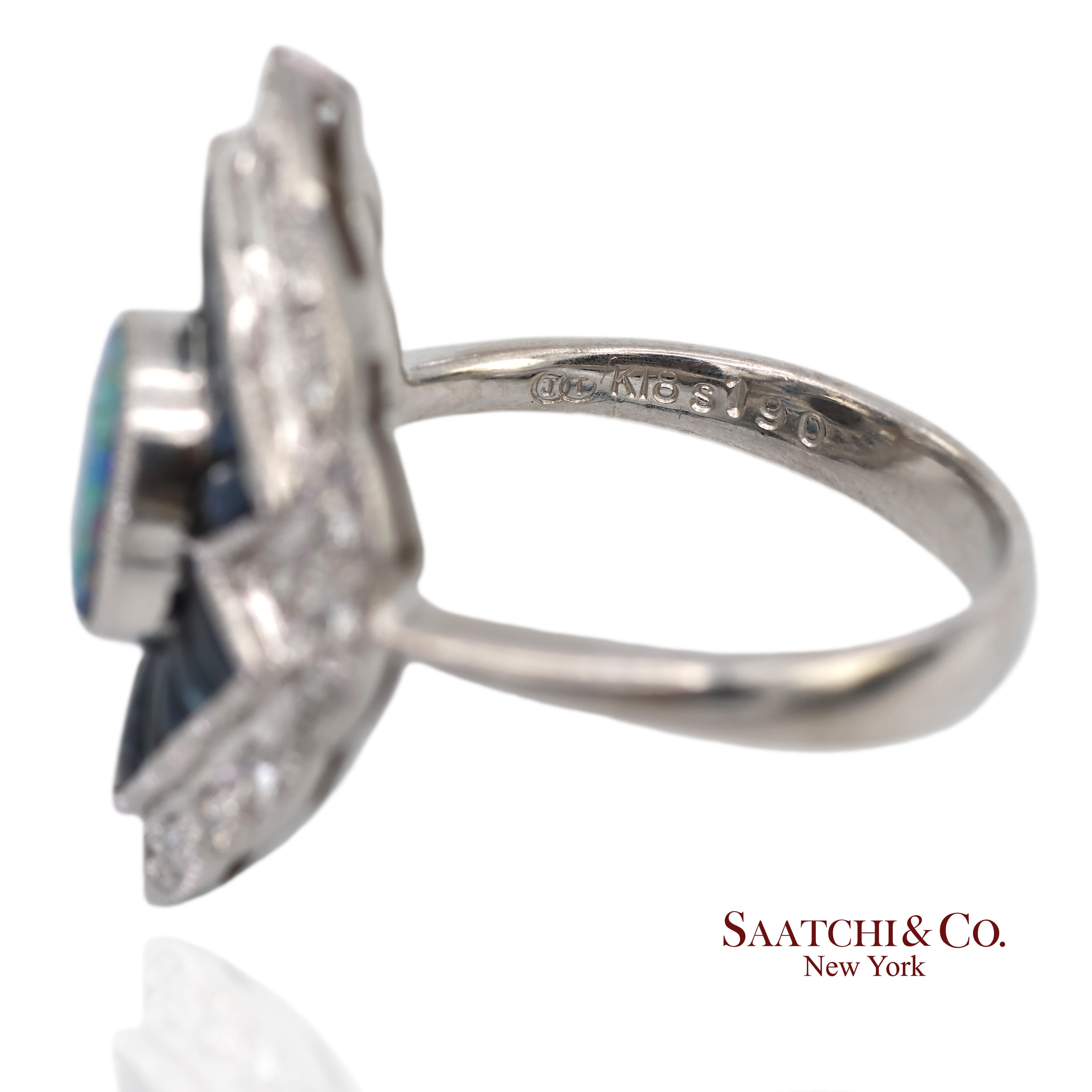 Bague en or blanc massif 18K 750 diamants naturels, saphir et opale Excellent état - En vente à New York, NY