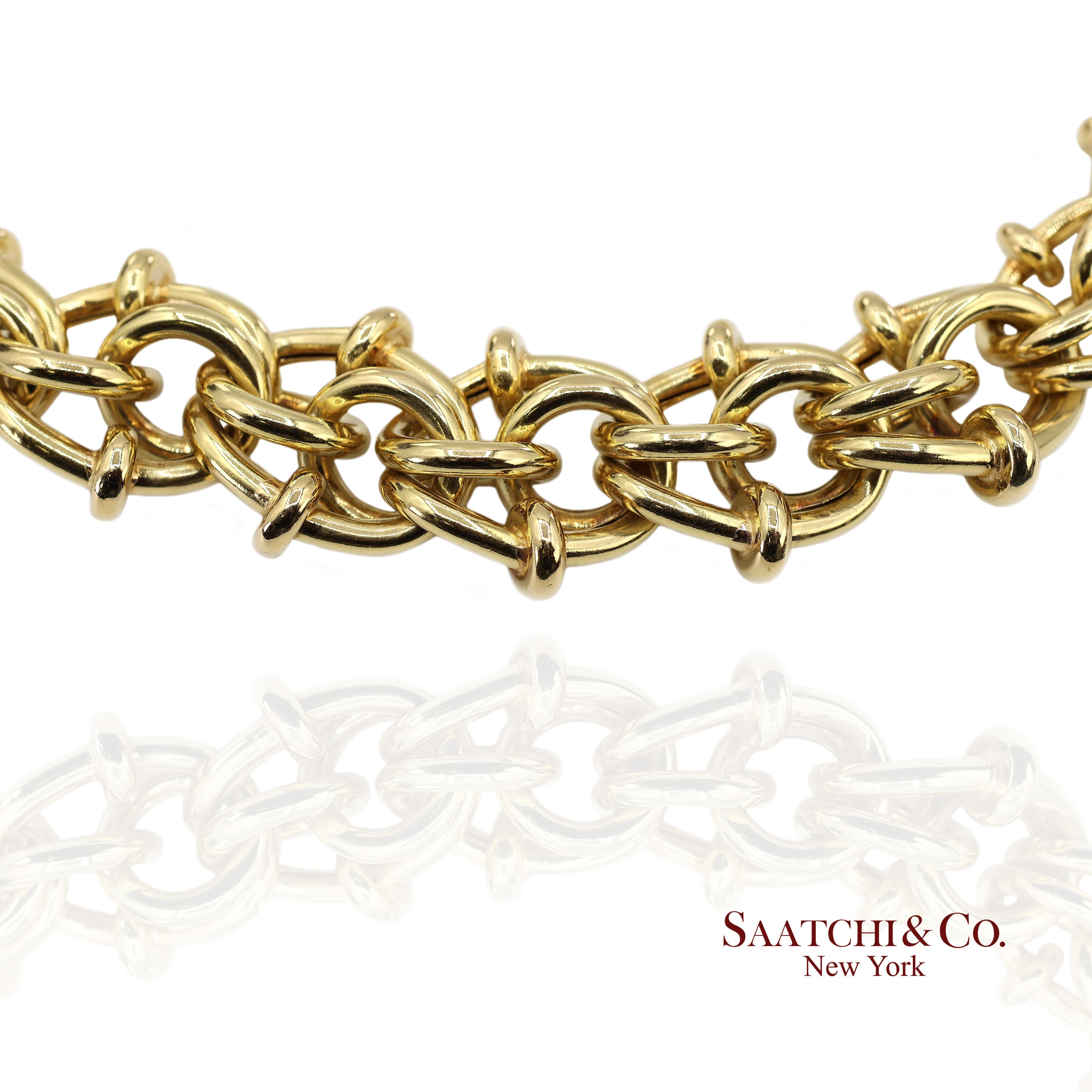 Collier à chaîne byzantine graduée en or jaune massif 18K 750 en vente 1