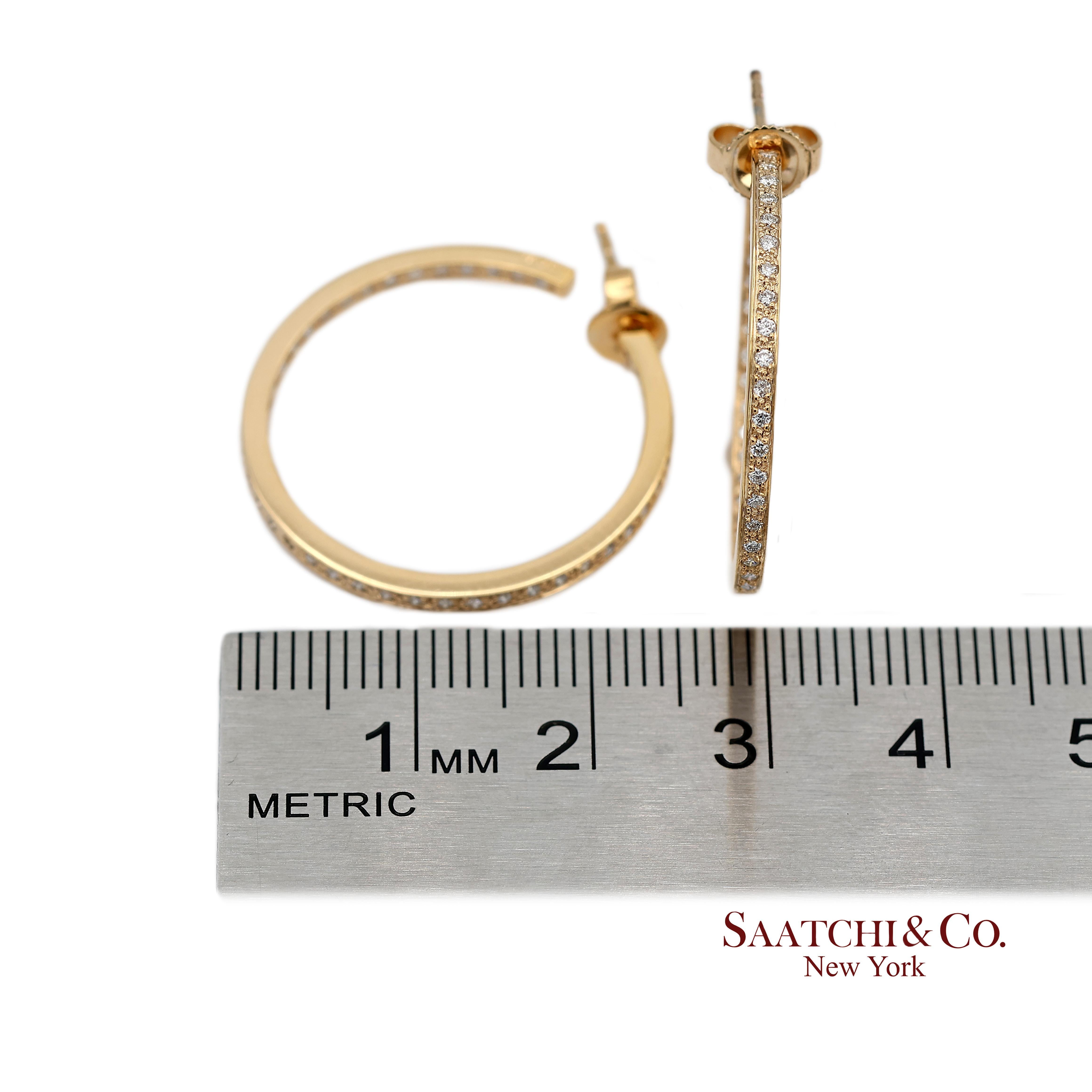 Pendientes de aro de oro amarillo macizo de 18 quilates 750 con diamantes naturales dentro y fuera en venta 6