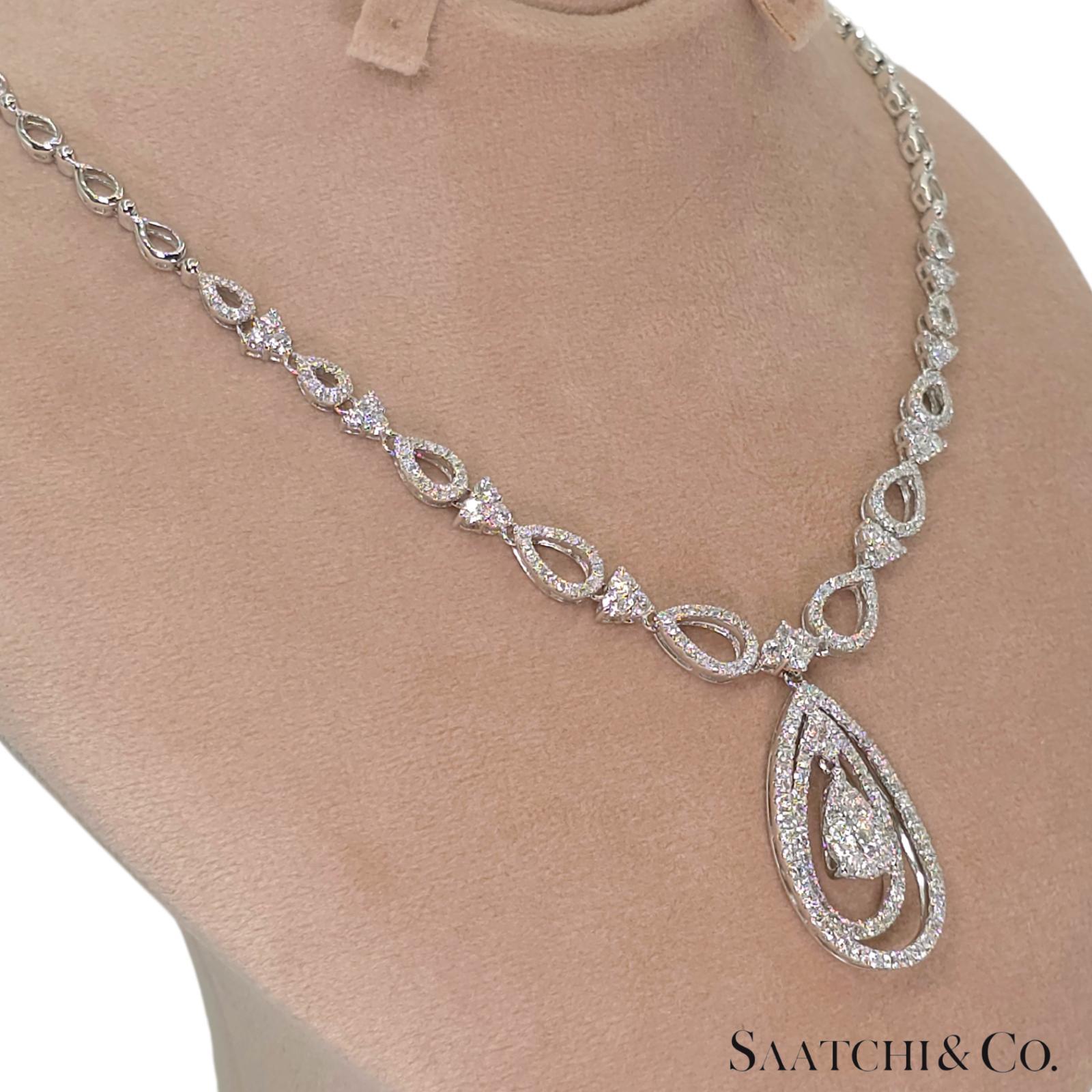 Contemporary 18K 750 White Gold and Natural Diamond Drop Pearl Shape Necklace For Sale