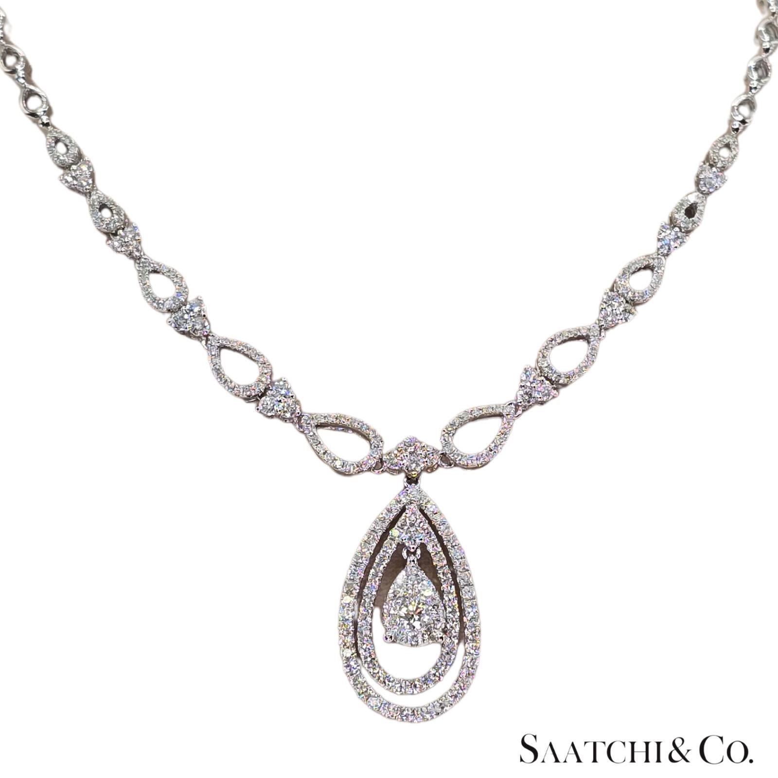 Round Cut 18K 750 White Gold and Natural Diamond Drop Pearl Shape Necklace For Sale