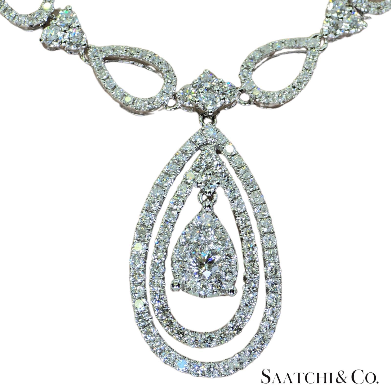 Women's 18K 750 White Gold and Natural Diamond Drop Pearl Shape Necklace For Sale