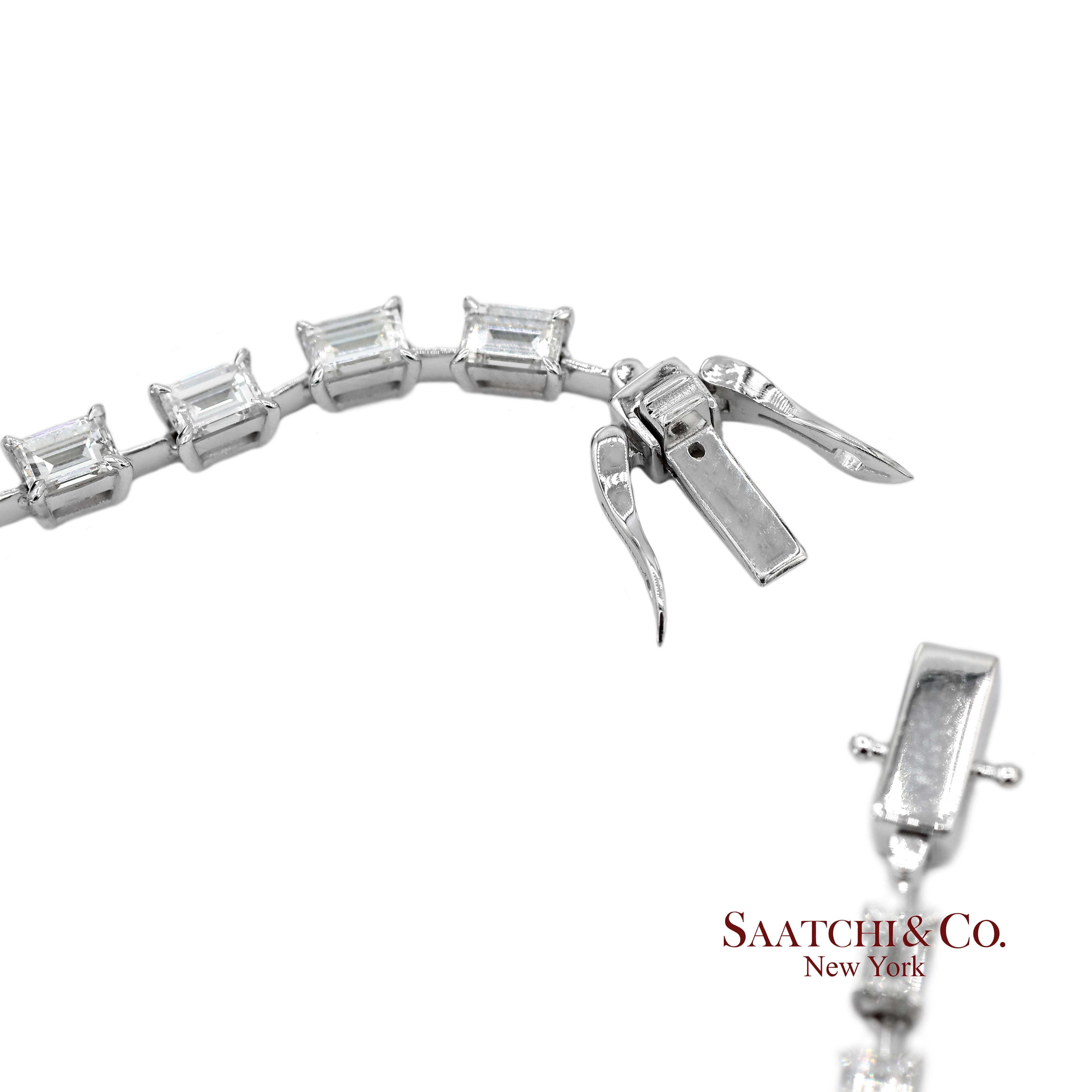 Collier de tennis en or blanc 18K 750 diamants naturels taille Carrs Neuf - En vente à New York, NY