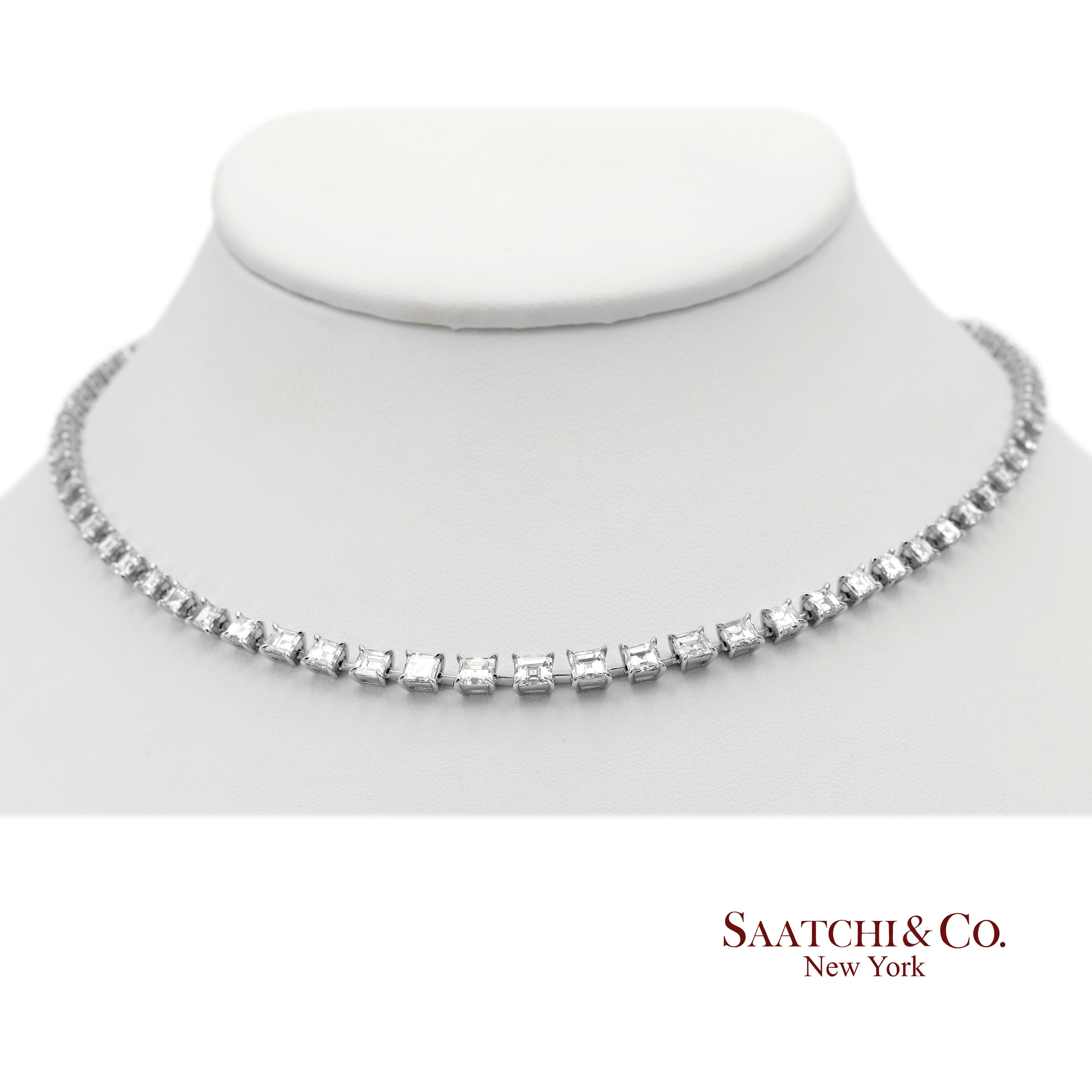 Collier de tennis en or blanc 18K 750 diamants naturels taille Carrs en vente 1