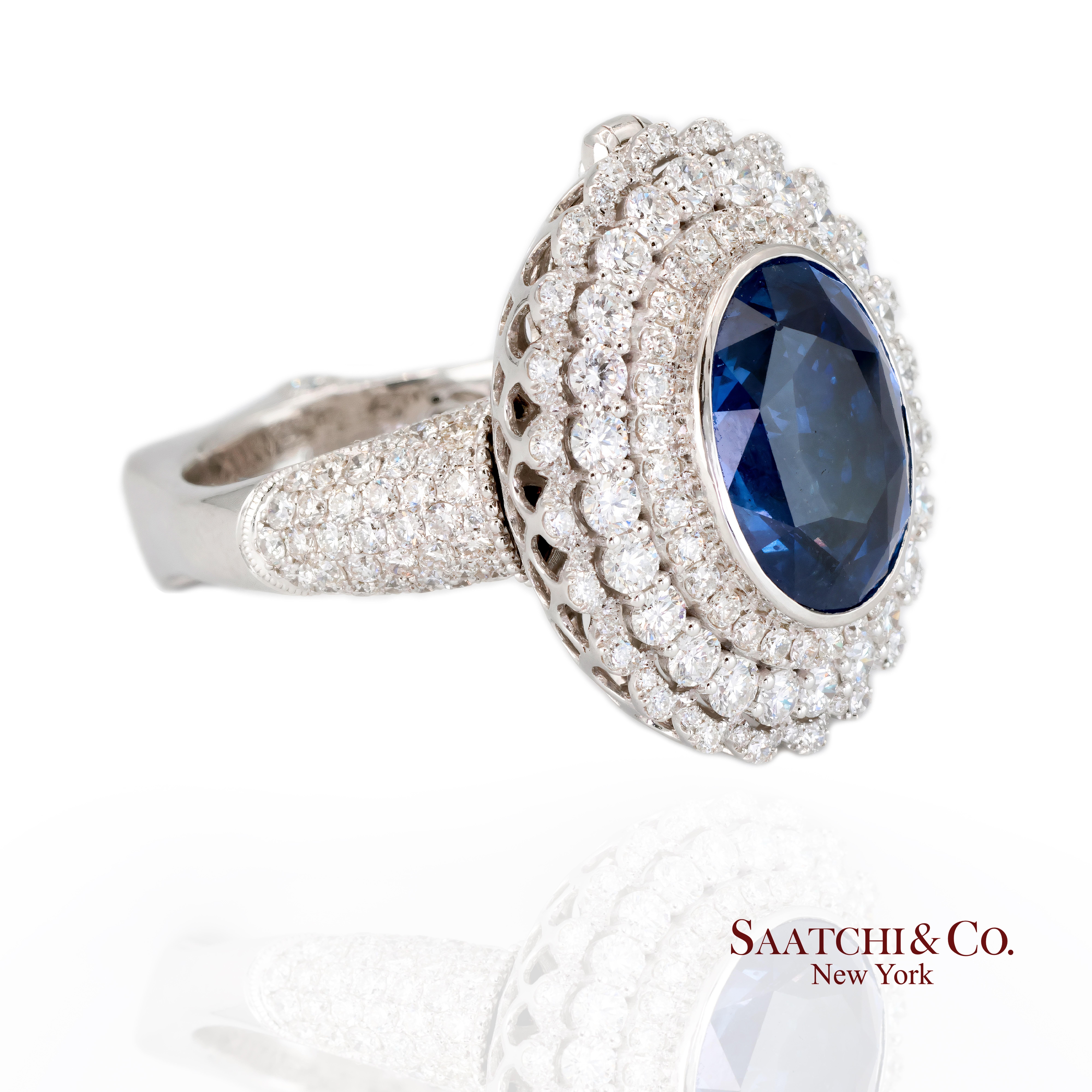 18k 750 Weißgold Cabrio-Ring mit natürlichem Saphir und natürlichem Diamant (Zeitgenössisch) im Angebot