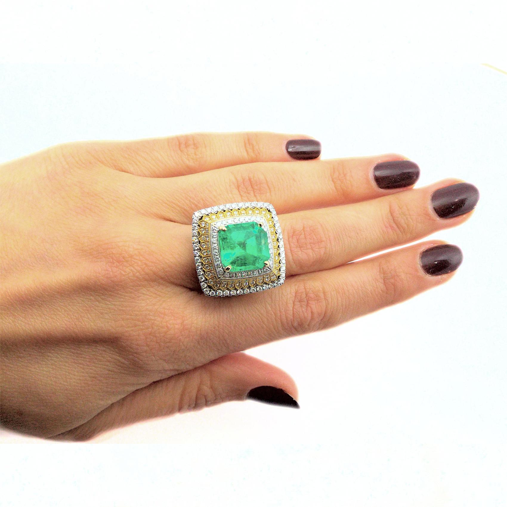 18K 750 White Gold Emerald Diamond Ring SZ 7 For Sale 3