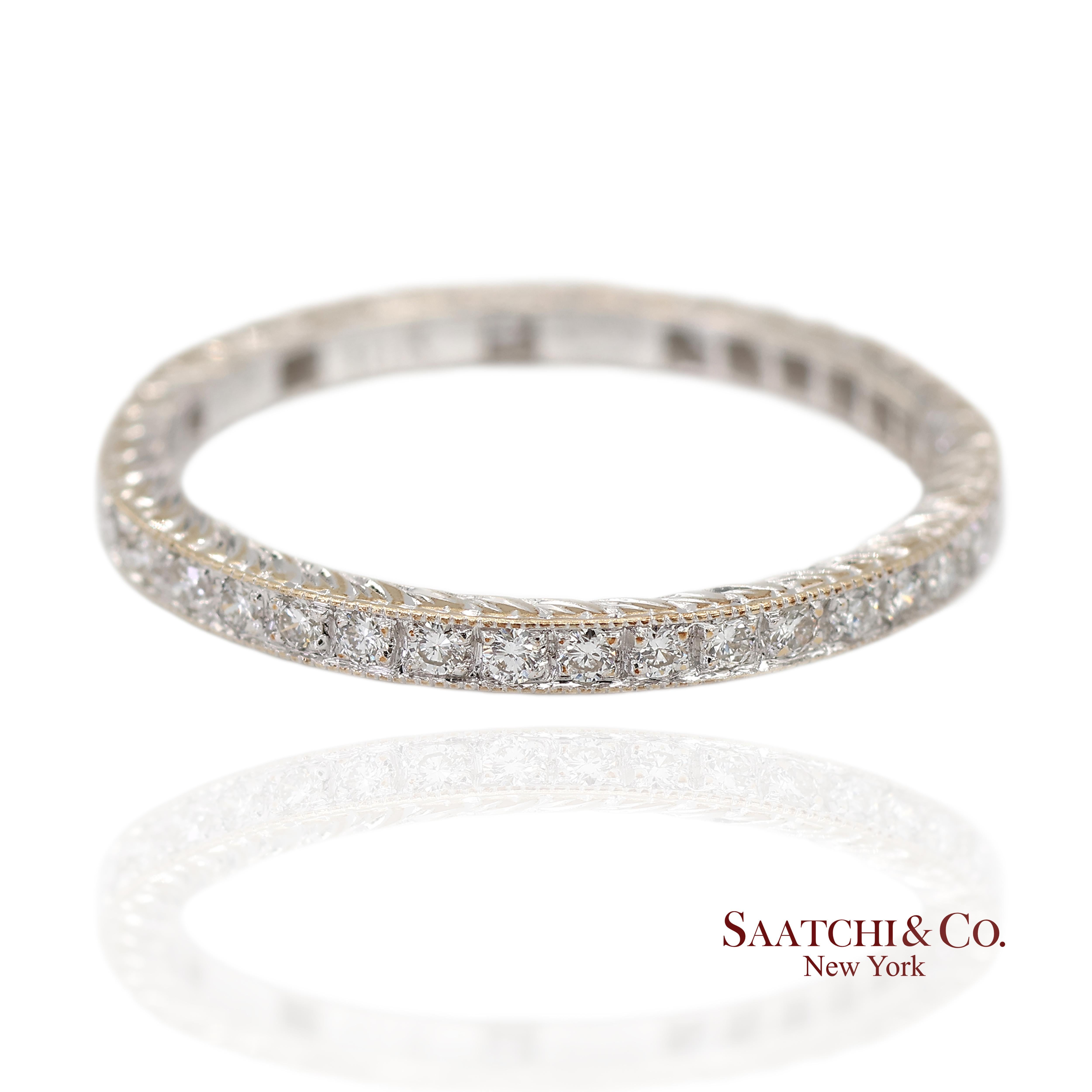 Bague d'éternité en or blanc 18K avec diamant naturel

Type de métal : Or blanc 18k
Poids total de l'article : 1,1 gramme
Taille de la bague : 5 (redimensionnable)
1:
Pierre principale : Diamant naturel
Poids en carats du diamant : 0,42 carat (42