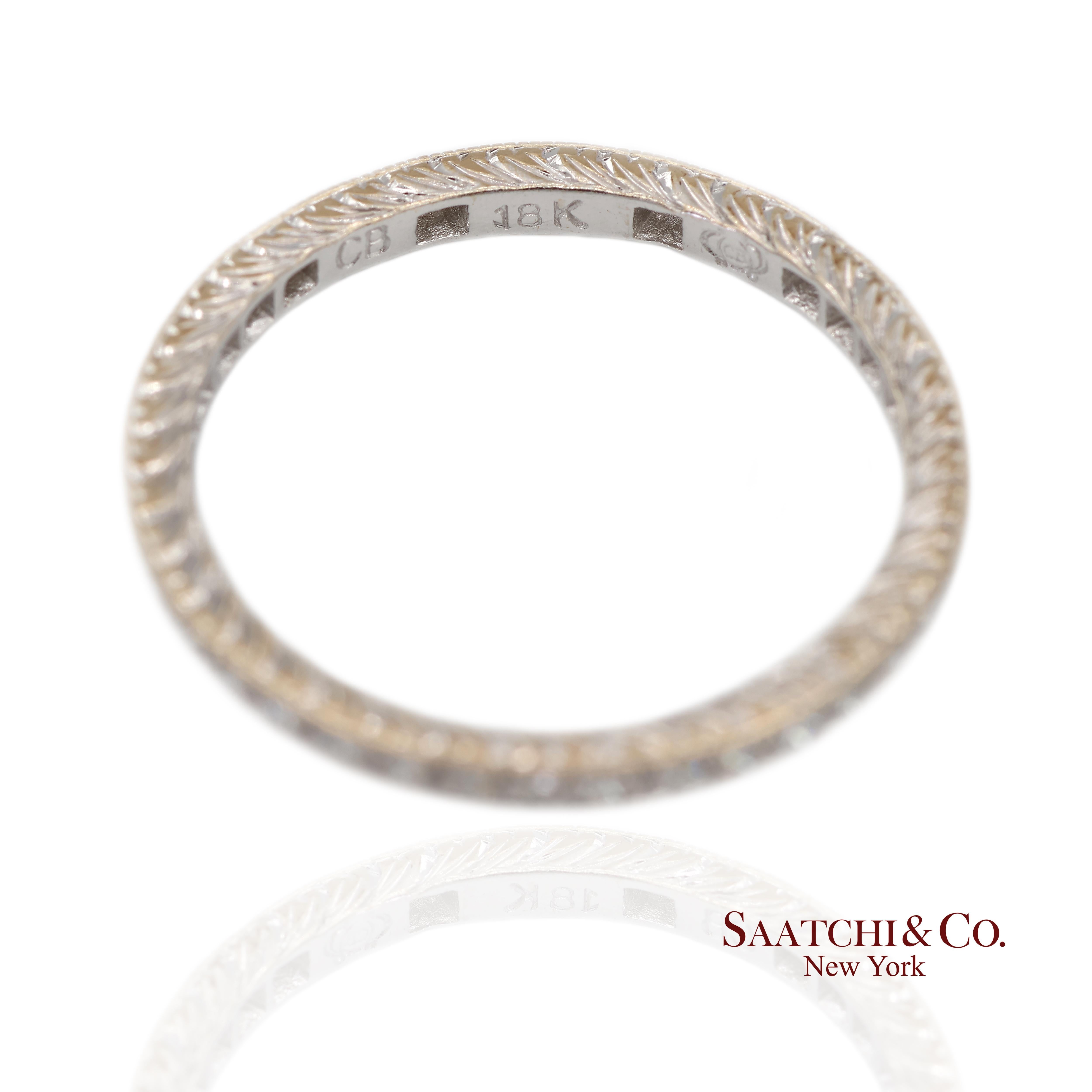 Bague en or blanc 18K 750 exquise gravée à la main et ornée de grains de mil... en vente 1