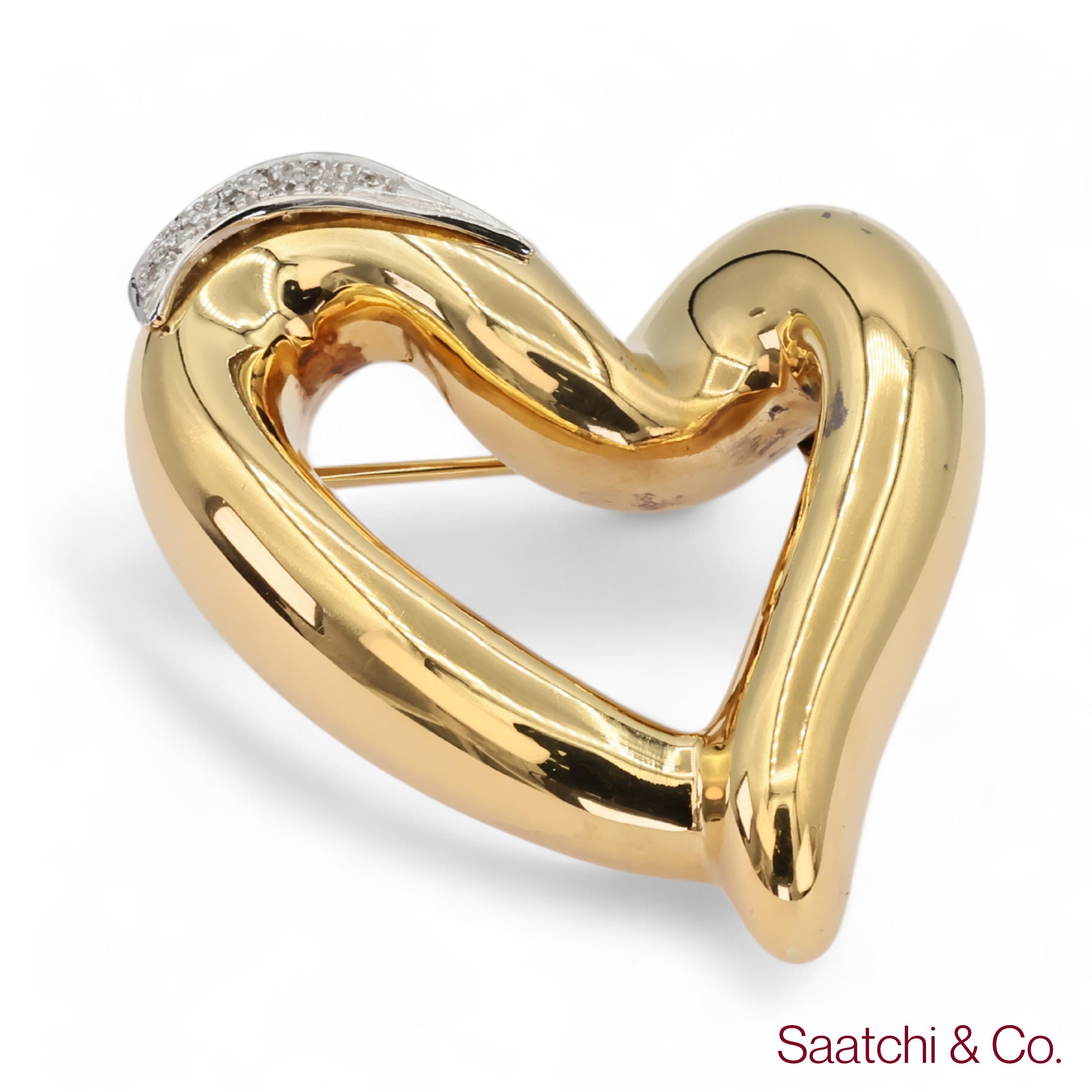 Contemporary 18k 750 White Gold Heart Shape Pin / Brooch For Sale