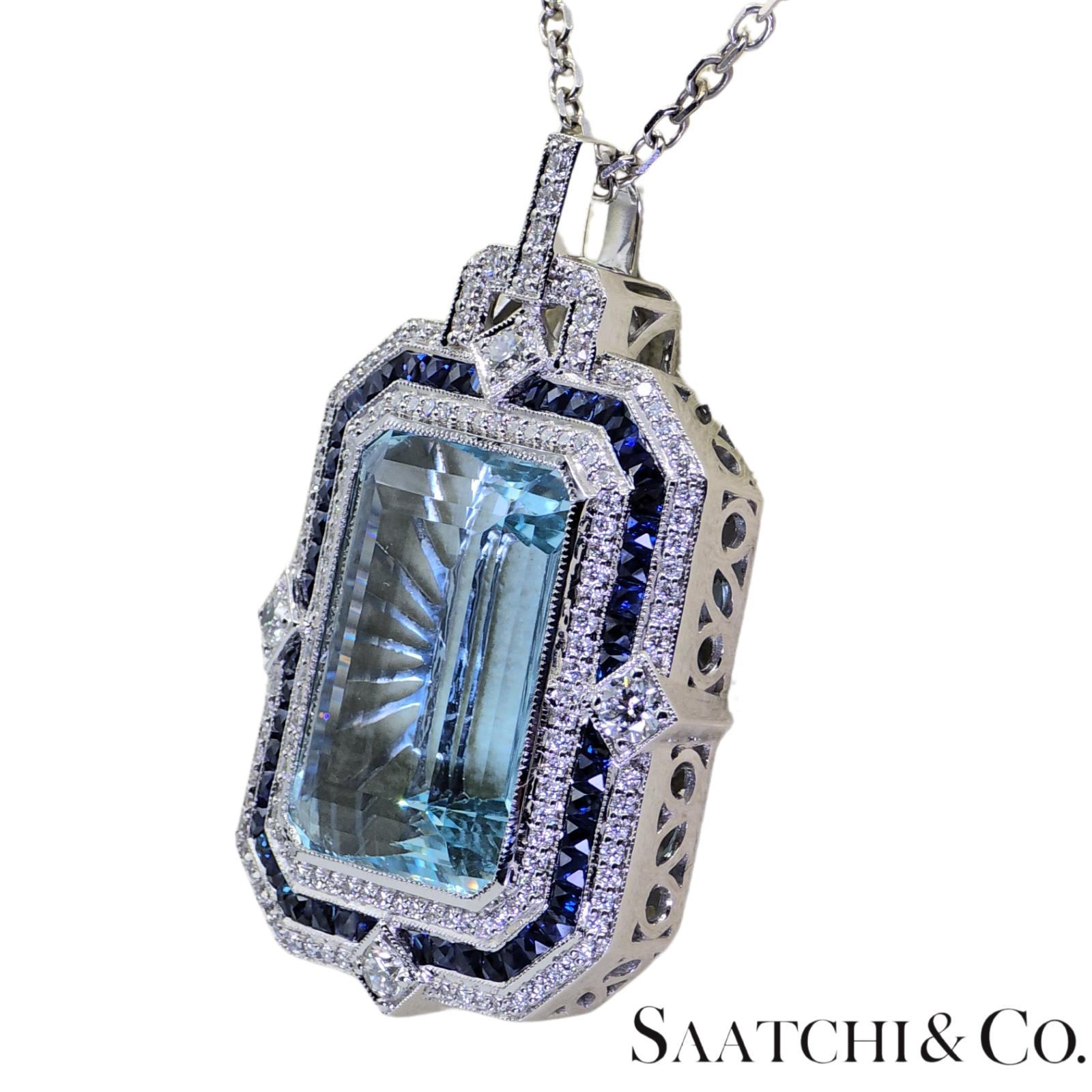 18K 750 White Gold - Natural : Aquamarine Stone, Diamond And Sapphire Pendant In New Condition For Sale In New York, NY