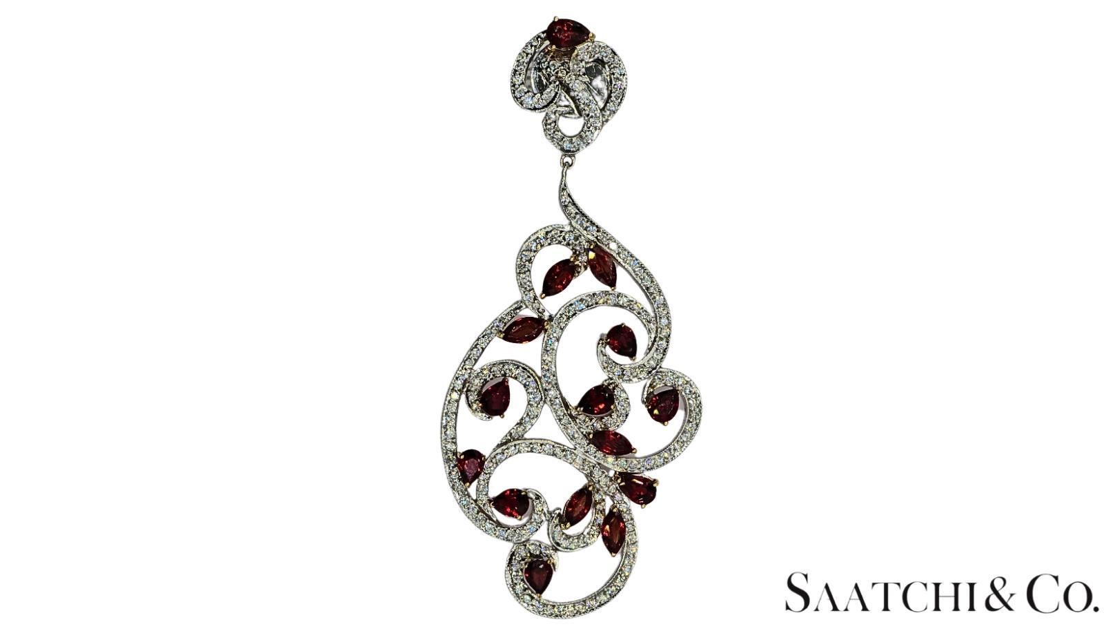 Boucles d'oreilles en or blanc 750 millièmes (18K) avec diamants et rubis de taille brillant VVS : Boucles d'oreilles en vente 4