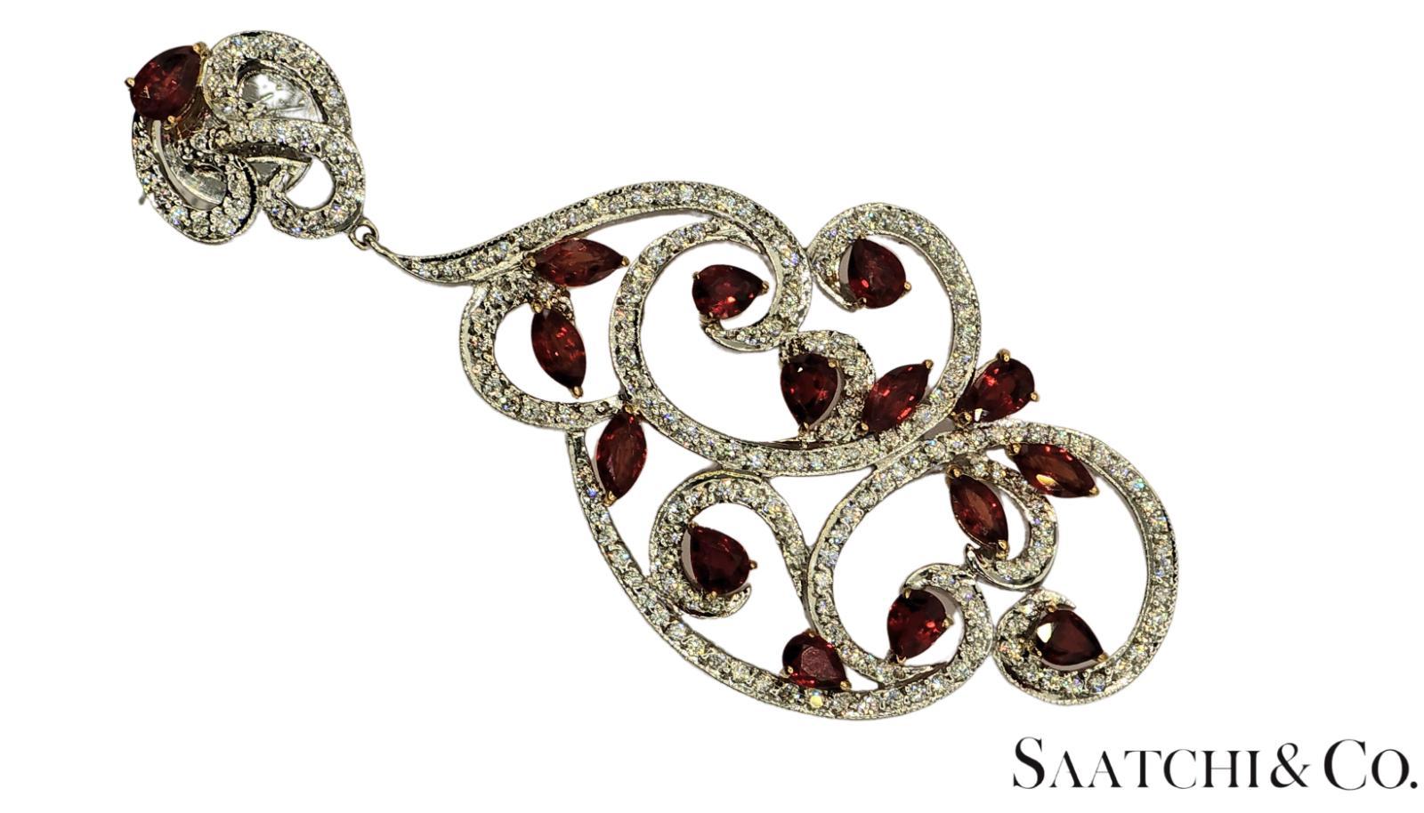 Boucles d'oreilles en or blanc 750 millièmes (18K) avec diamants et rubis de taille brillant VVS : Boucles d'oreilles en vente 5