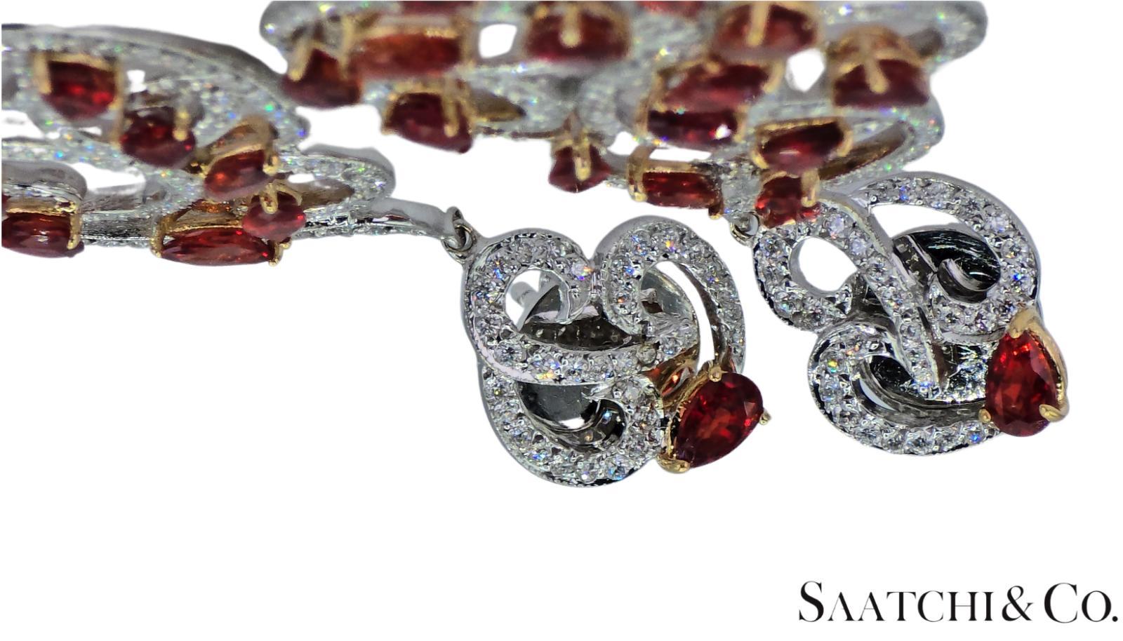 Boucles d'oreilles en or blanc 750 millièmes (18K) avec diamants et rubis de taille brillant VVS : Boucles d'oreilles en vente 2