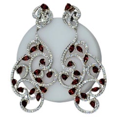 18K 750 White Gold Natural Brilliant Cut VVS Diamond & Ruby: Earrings