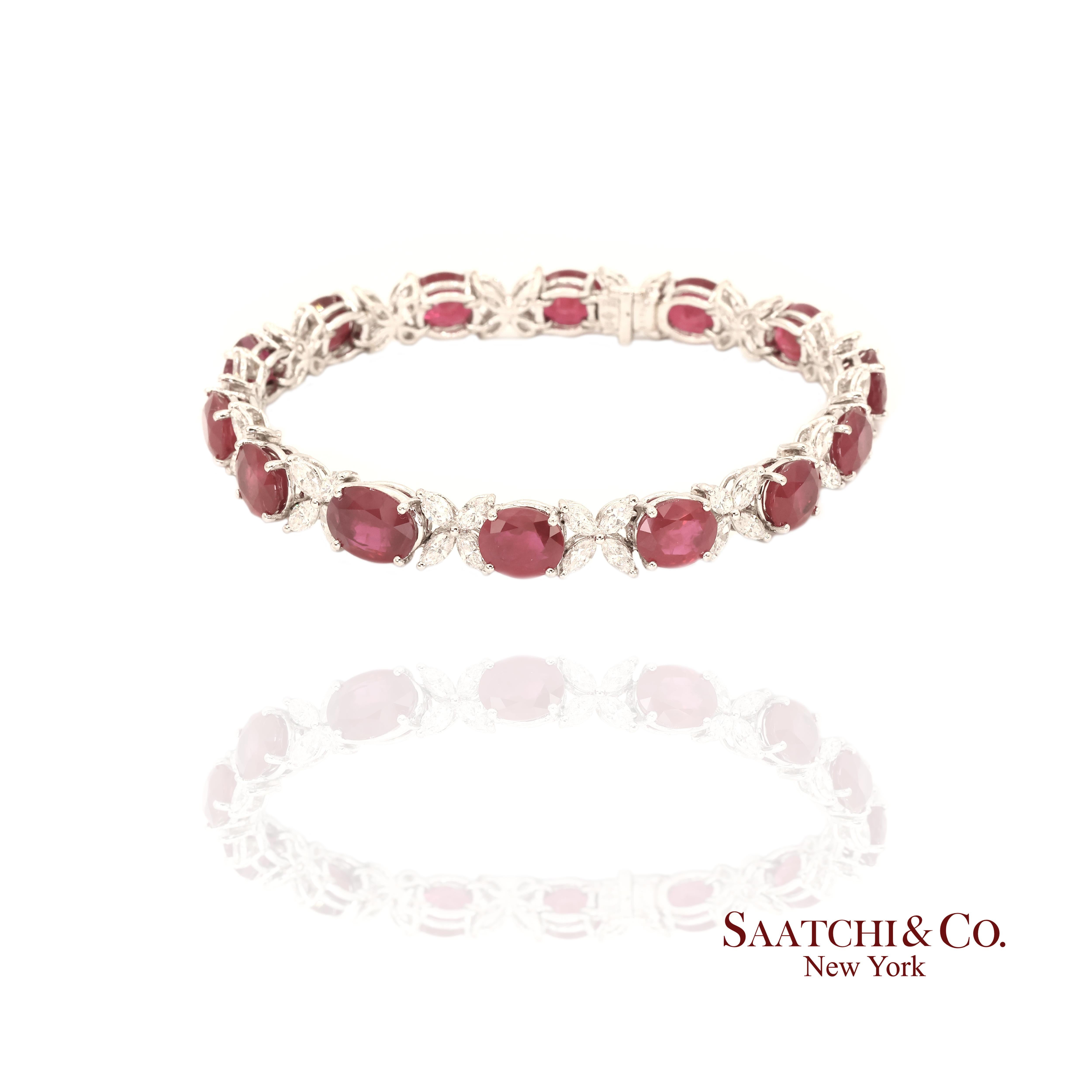 Bracelet en or blanc 18K 750 rubis birmans naturels et diamants Pour femmes en vente
