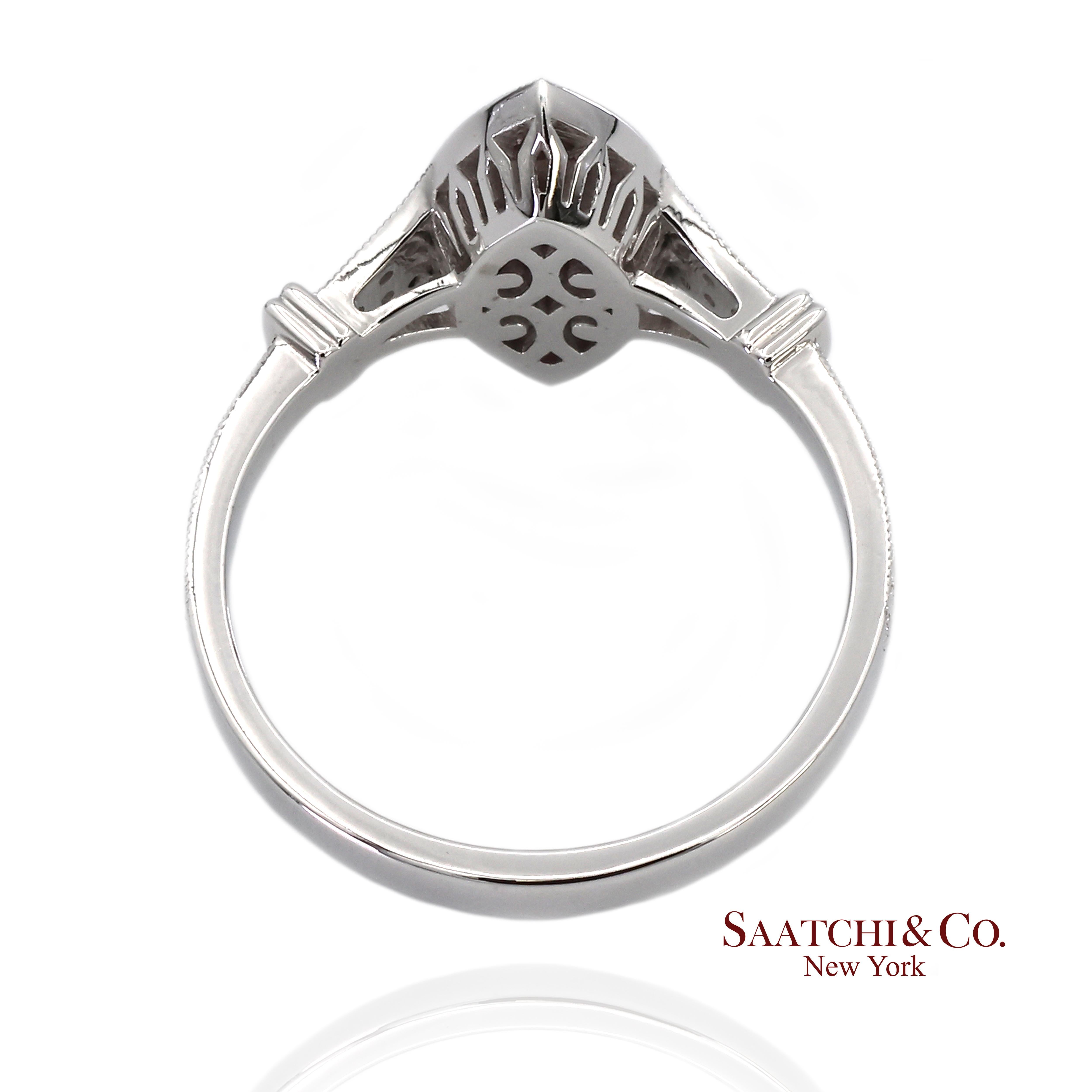 Bague en or blanc 750 millièmes, diamant naturel et rubis marquise à grains multiples Unisexe en vente