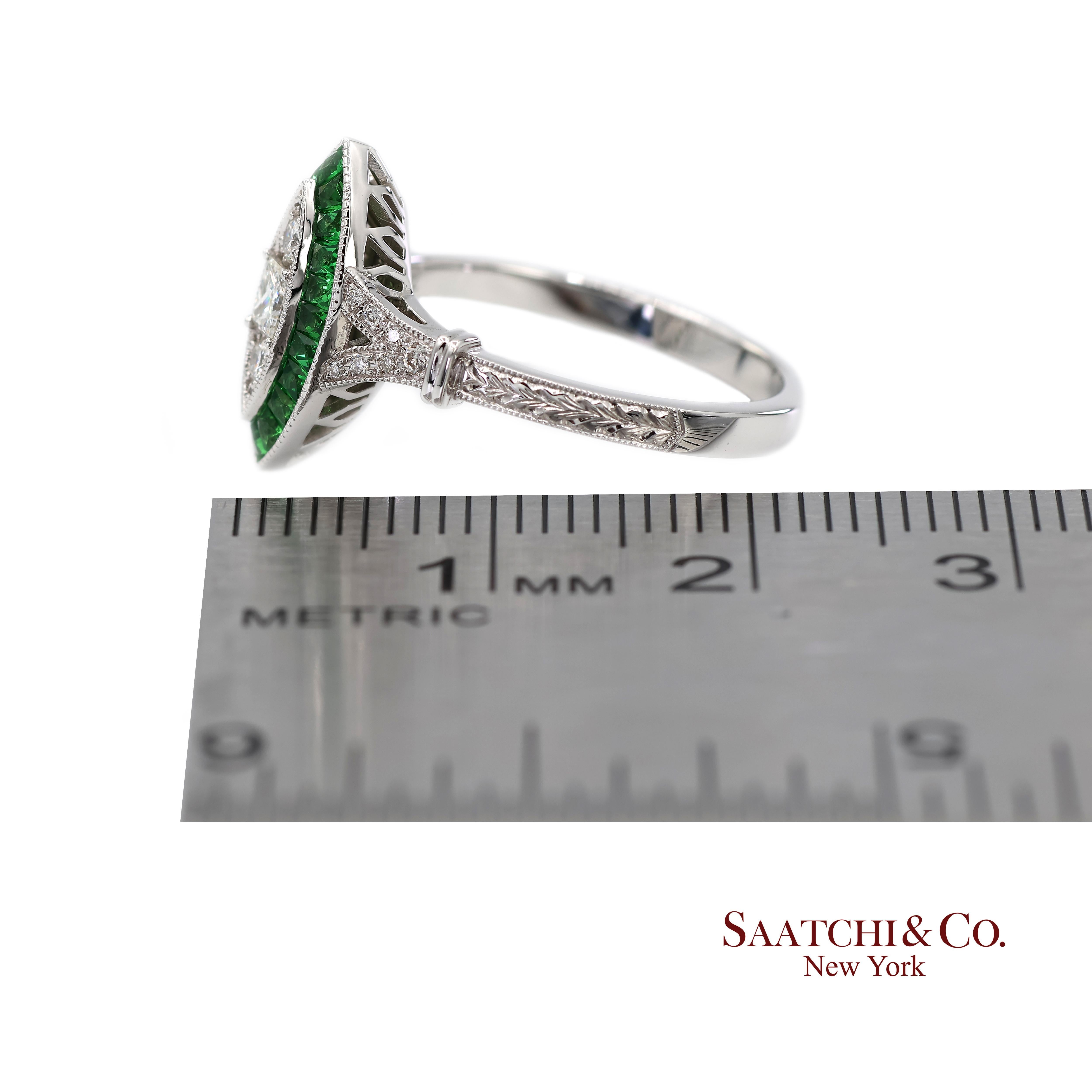 Bague en or blanc 750 millièmes, diamant naturel et tsavorite Marquise Milgrain en vente 6