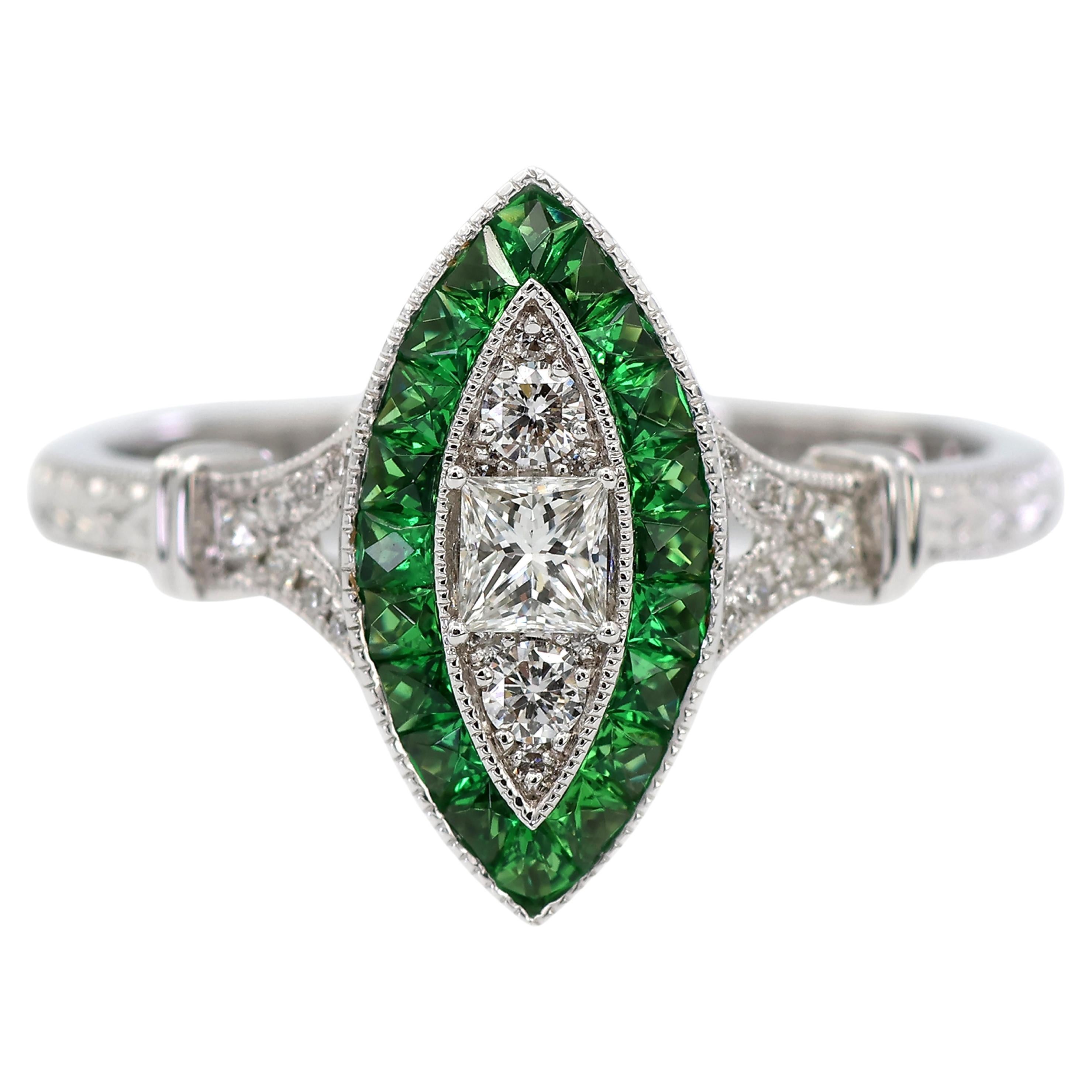 Anello con diamante naturale e tsavorite marquise a grana fine in oro bianco 18K 750